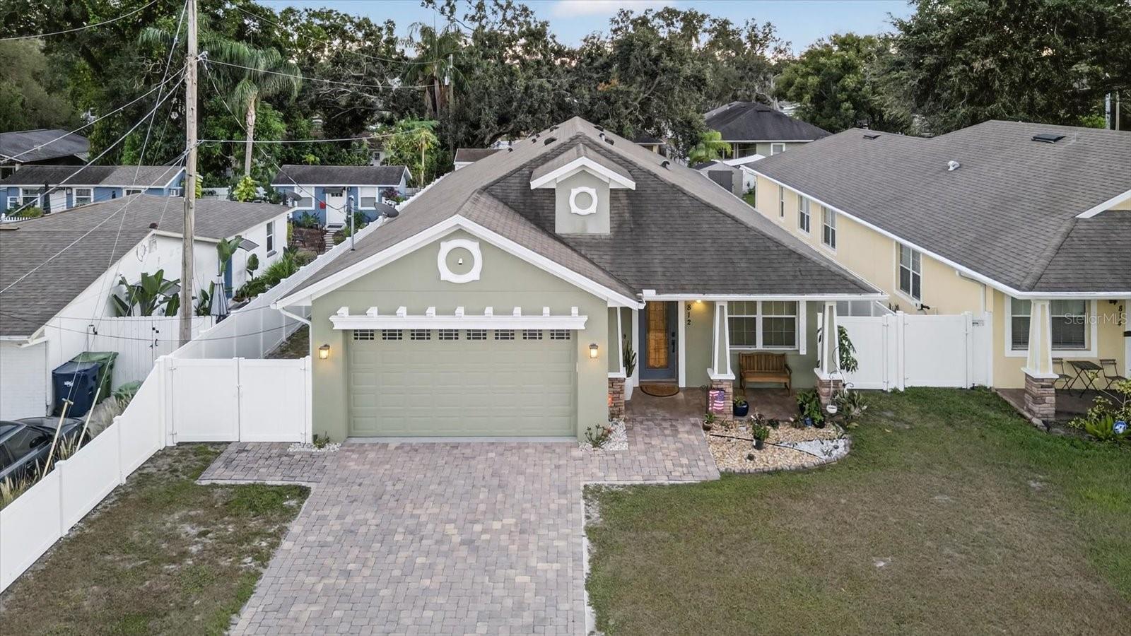 812 W COUNTRY CLUB DR, TAMPA, FL, 33612