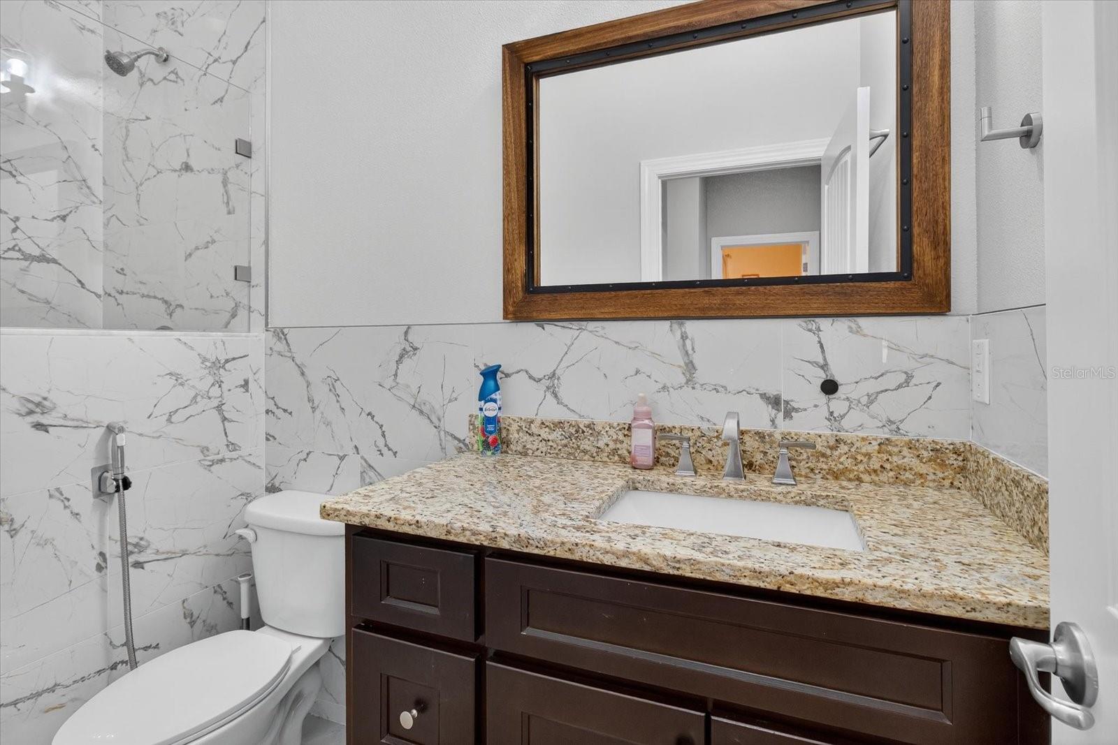 812 W COUNTRY CLUB DR, TAMPA, FL, 33612