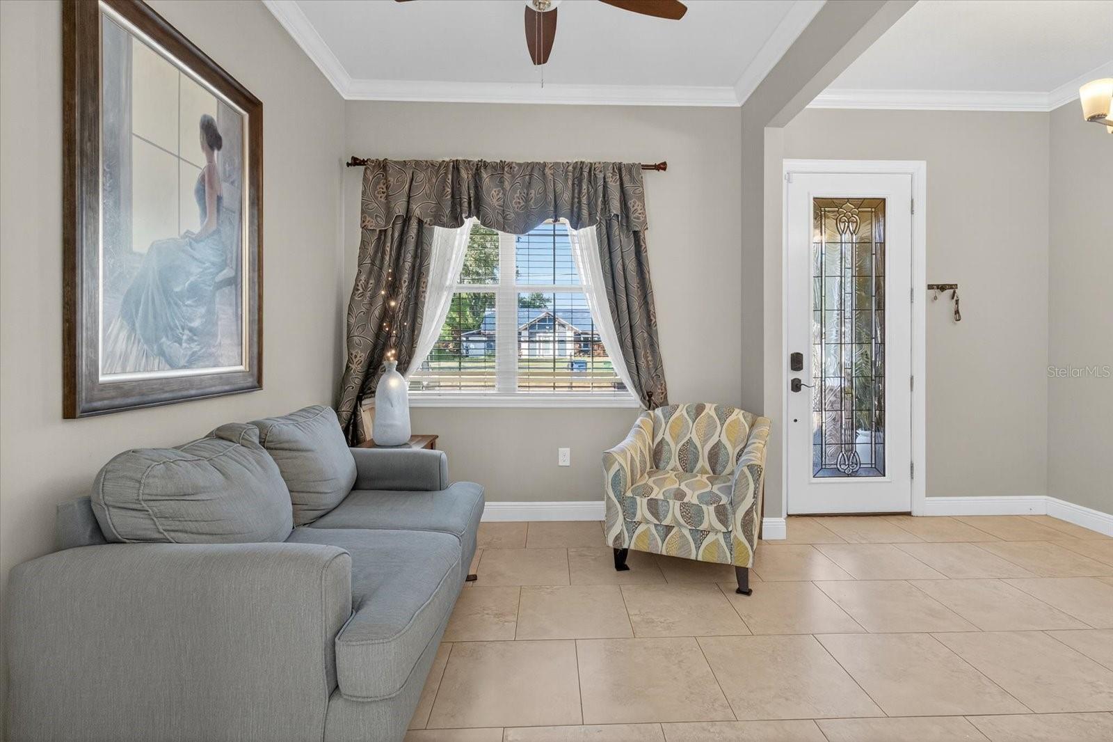 812 W COUNTRY CLUB DR, TAMPA, FL, 33612