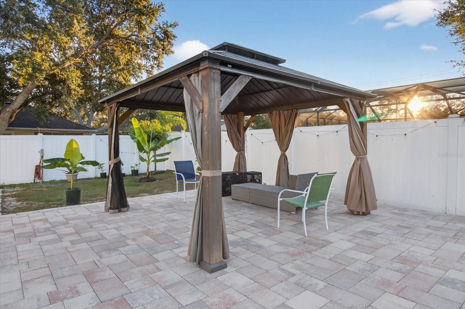 812 W COUNTRY CLUB DR, TAMPA, FL, 33612