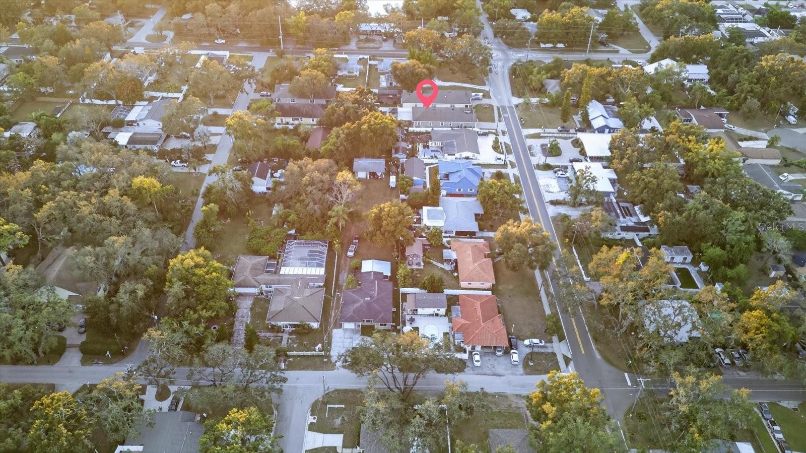 812 W COUNTRY CLUB DR, TAMPA, FL, 33612