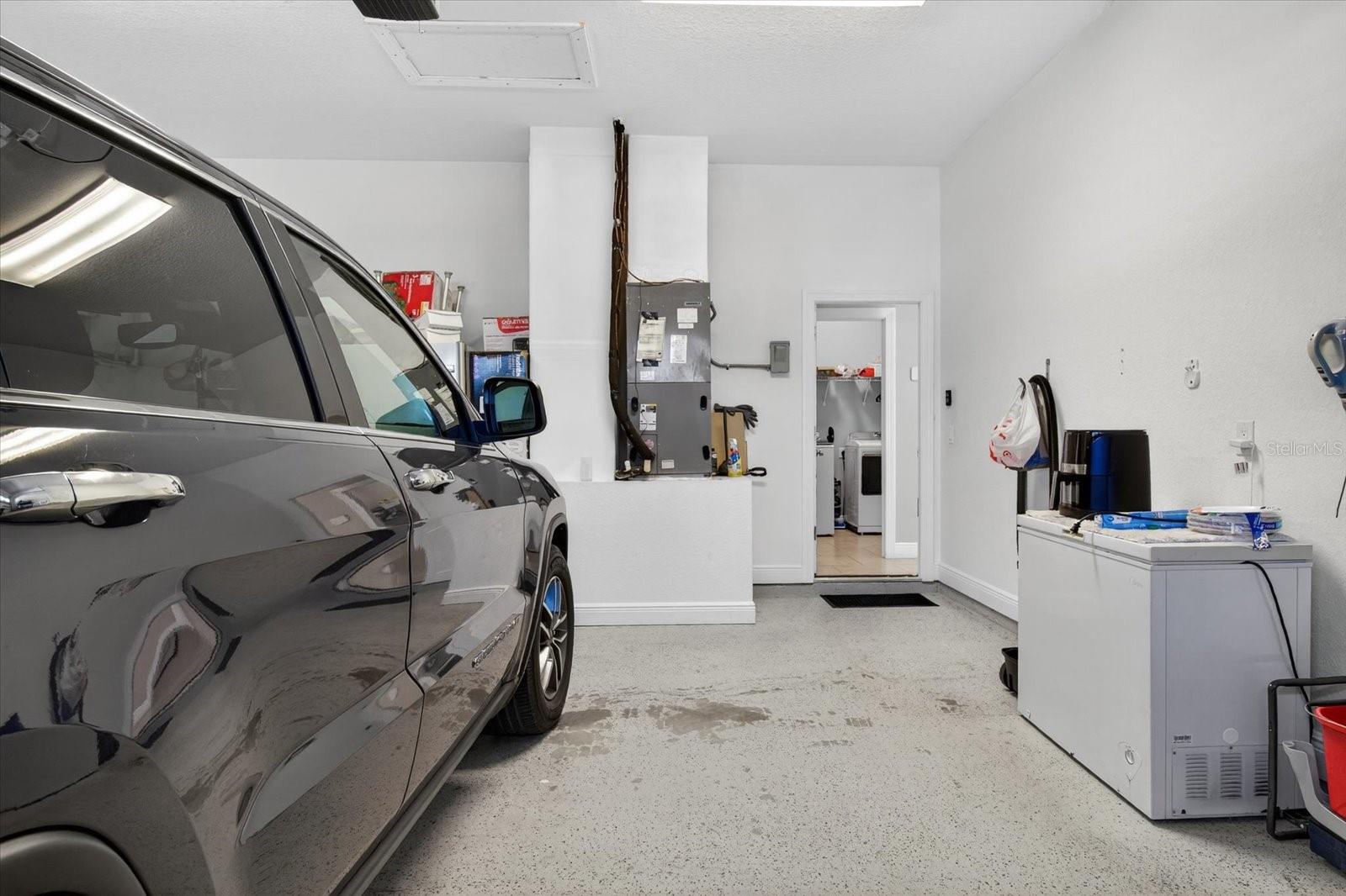 812 W COUNTRY CLUB DR, TAMPA, FL, 33612