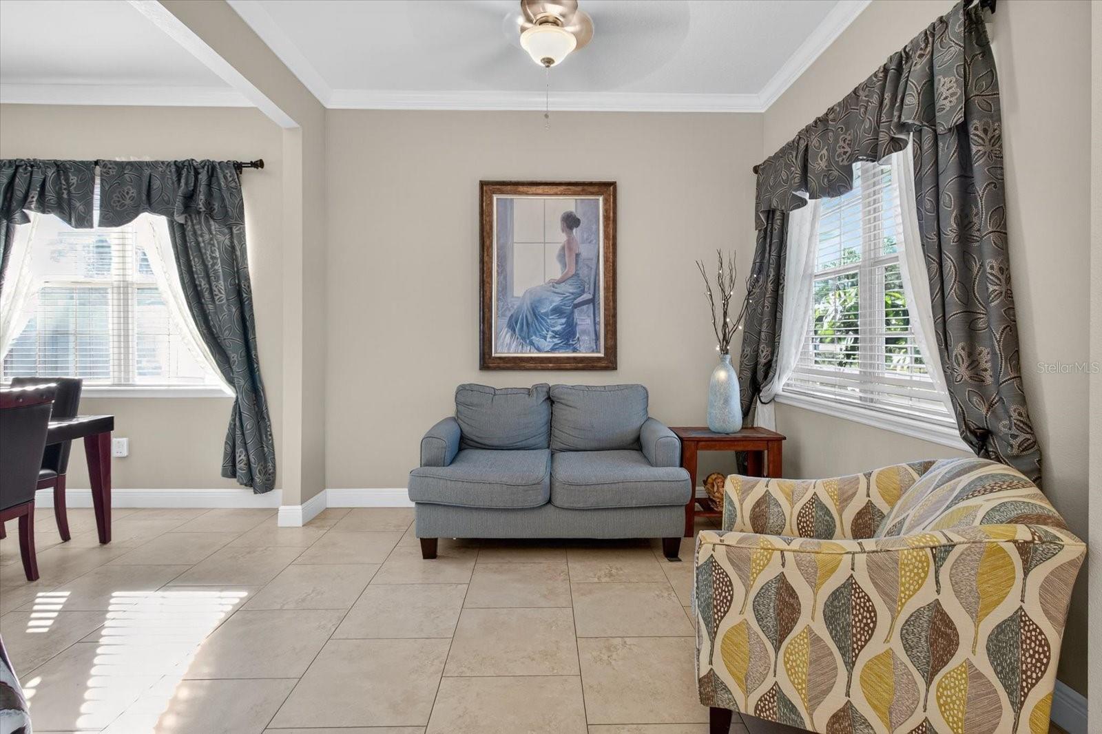 812 W COUNTRY CLUB DR, TAMPA, FL, 33612