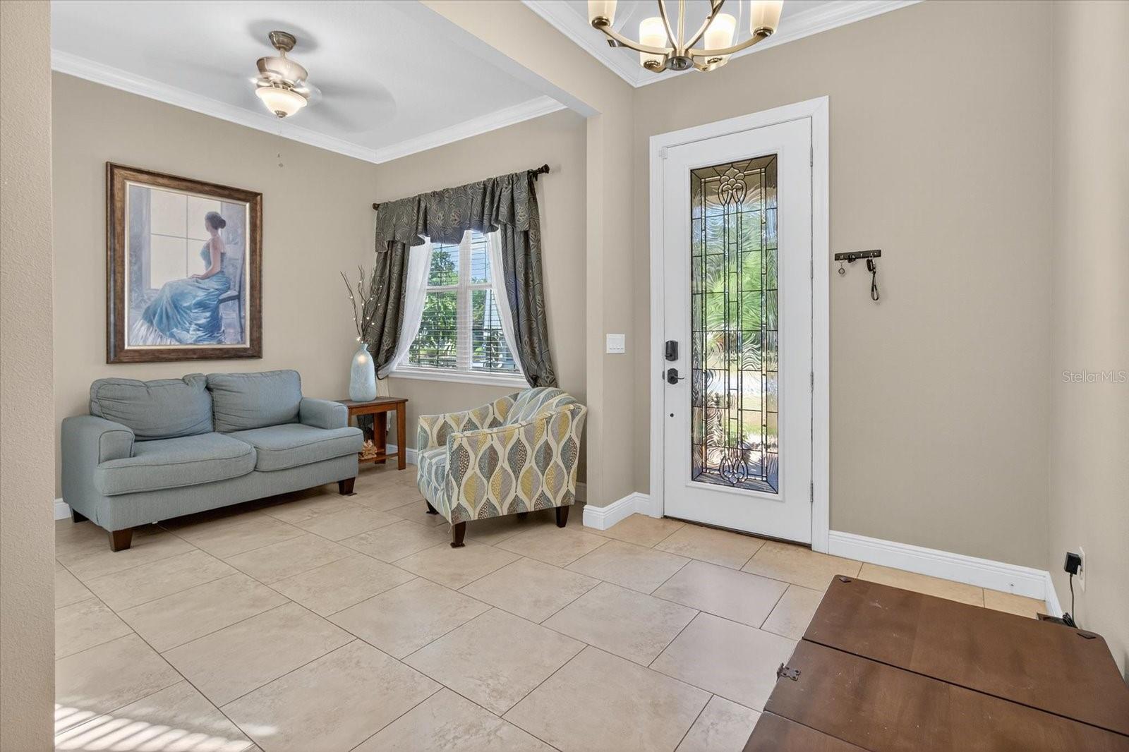 812 W COUNTRY CLUB DR, TAMPA, FL, 33612