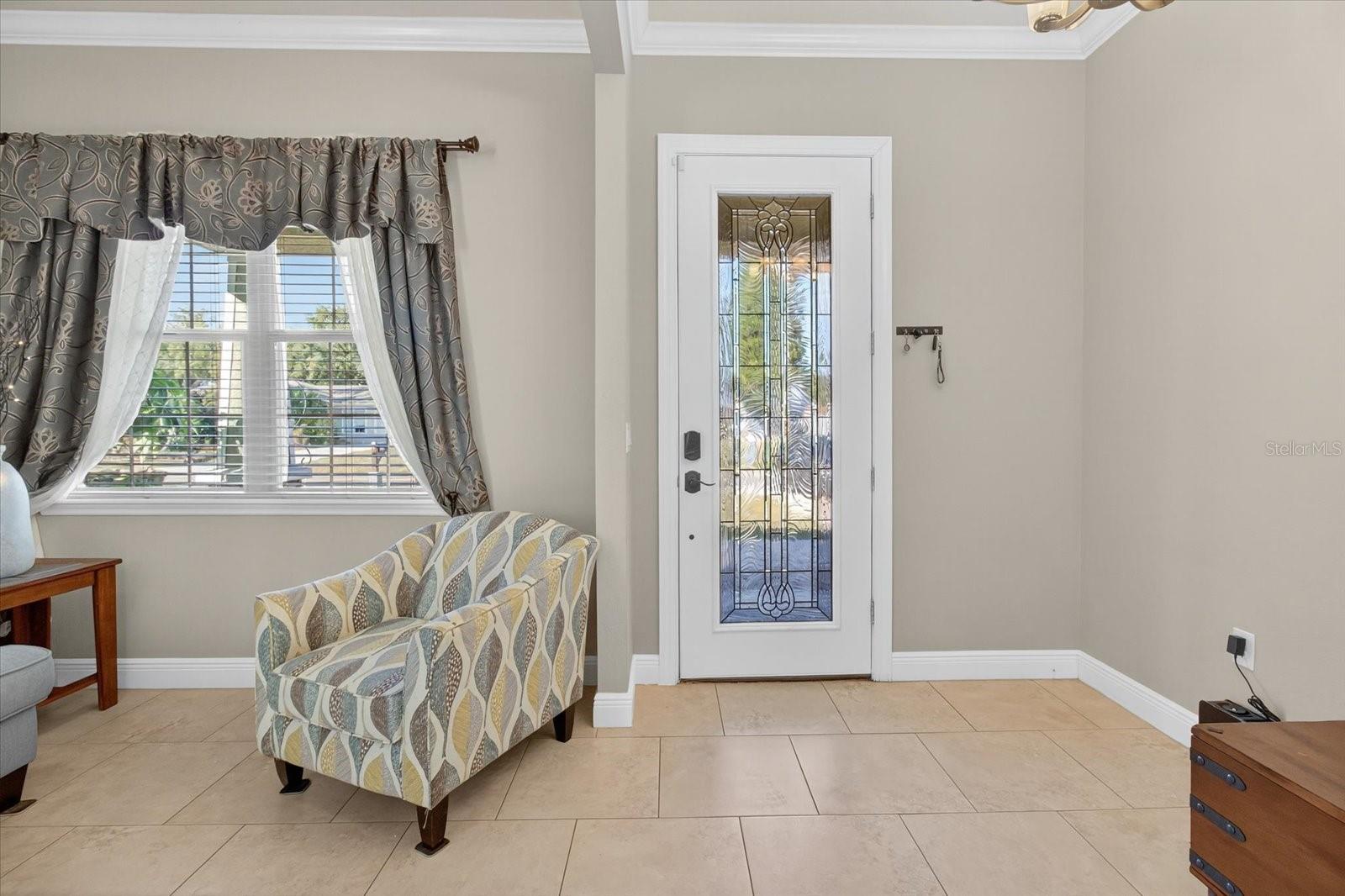 812 W COUNTRY CLUB DR, TAMPA, FL, 33612