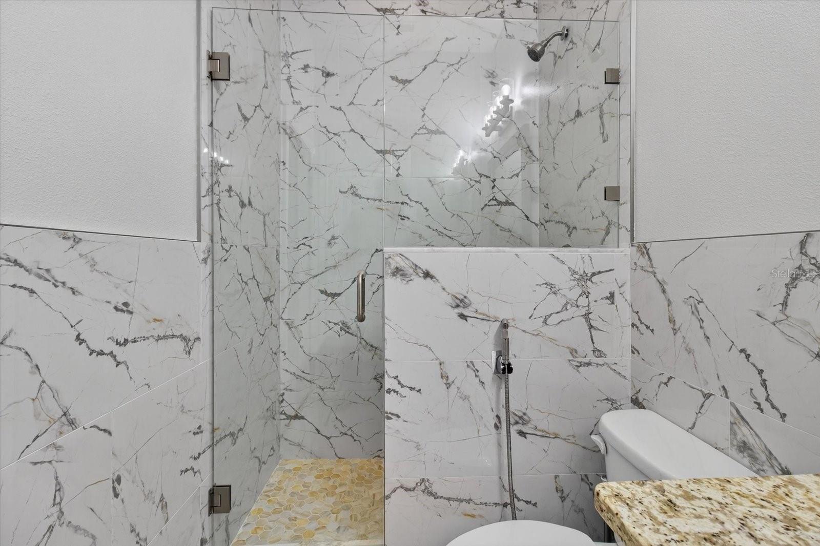 812 W COUNTRY CLUB DR, TAMPA, FL, 33612