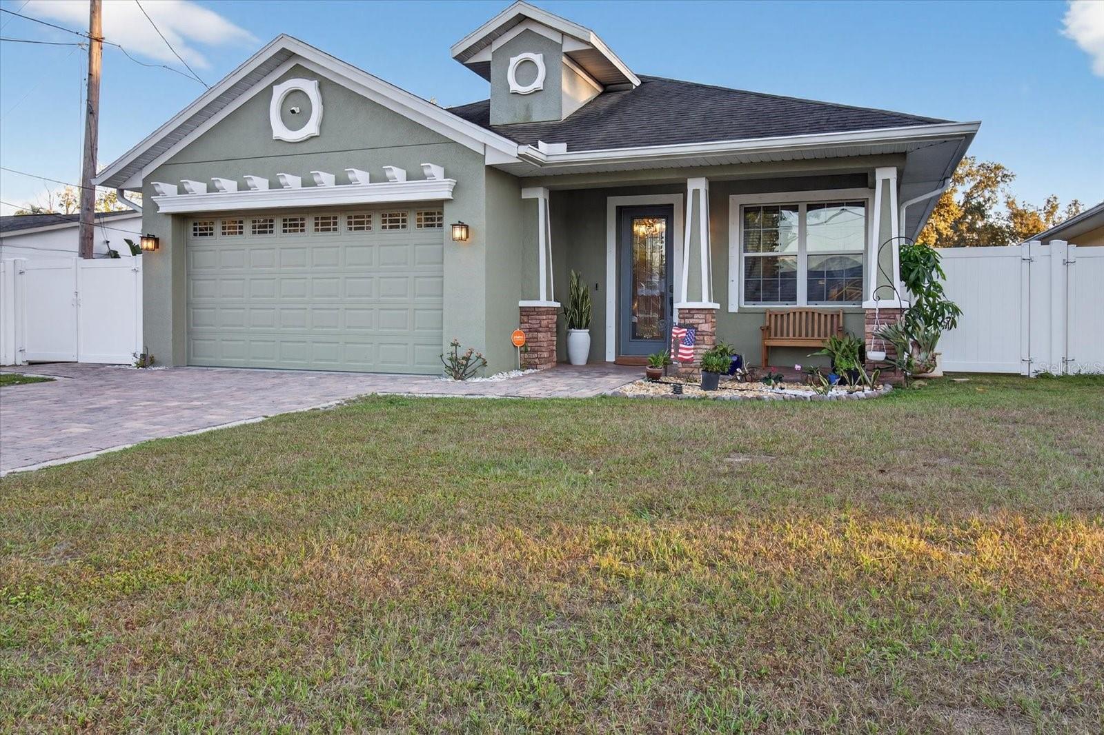 812 W COUNTRY CLUB DR, TAMPA, FL, 33612