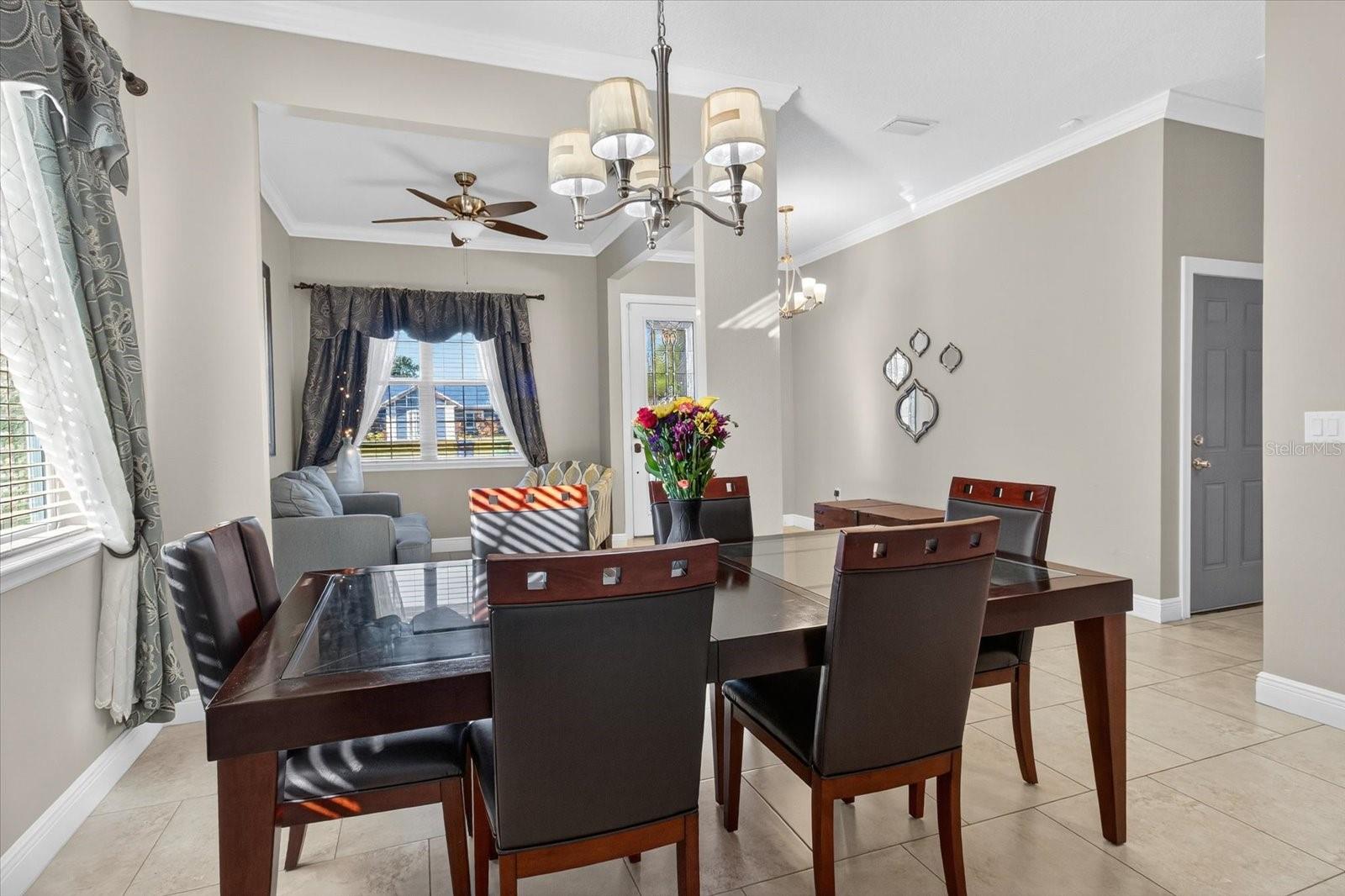 812 W COUNTRY CLUB DR, TAMPA, FL, 33612