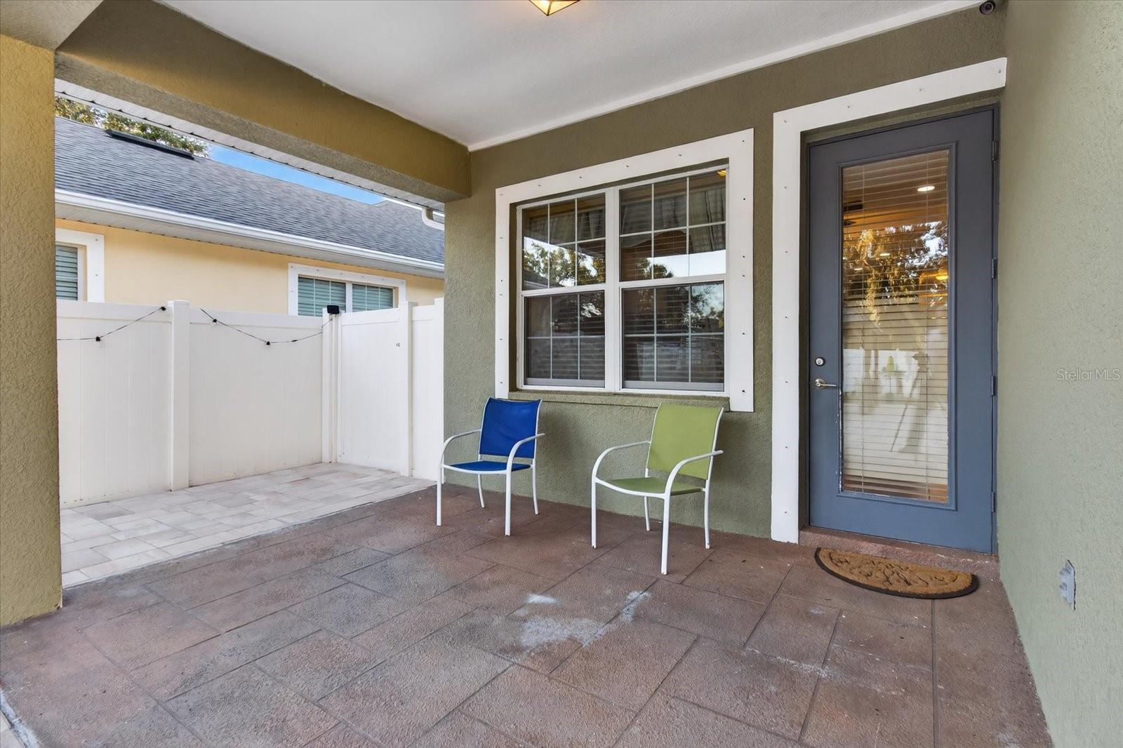 812 W COUNTRY CLUB DR, TAMPA, FL, 33612