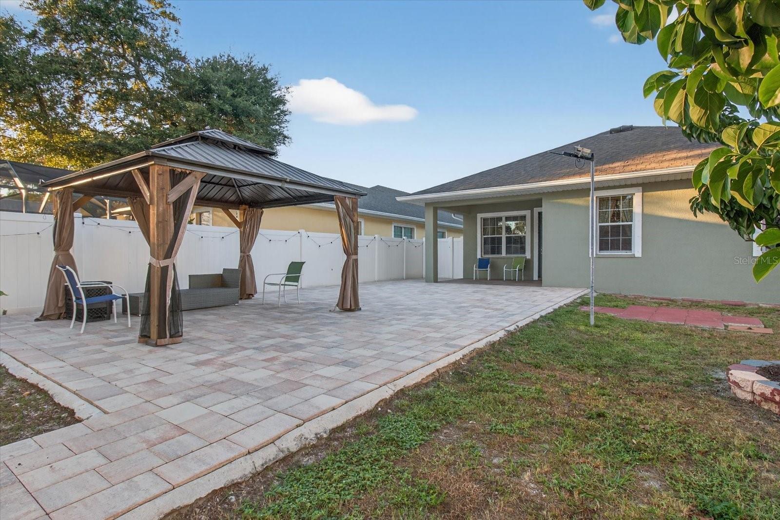 812 W COUNTRY CLUB DR, TAMPA, FL, 33612