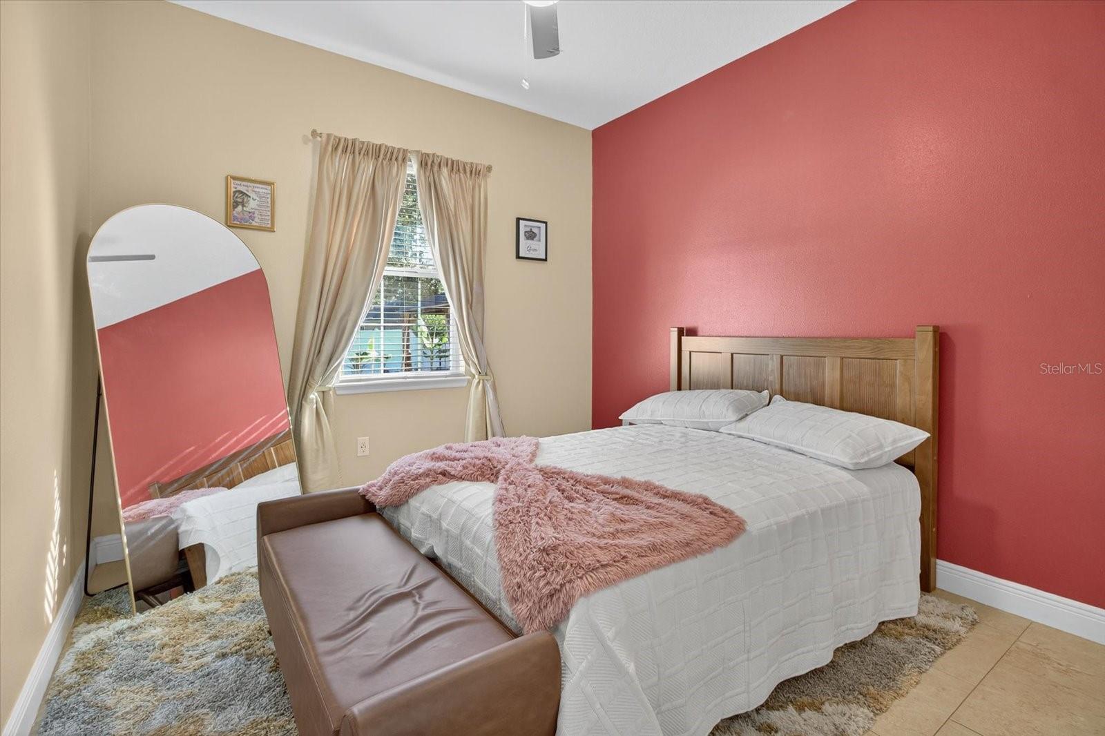 812 W COUNTRY CLUB DR, TAMPA, FL, 33612