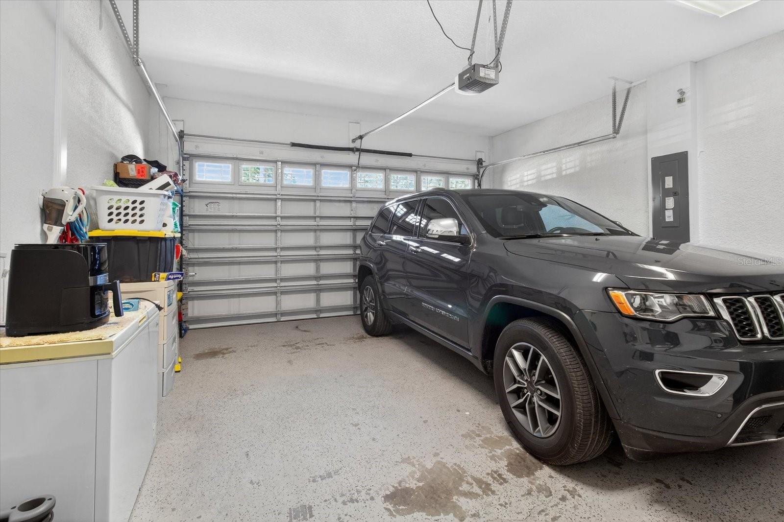 812 W COUNTRY CLUB DR, TAMPA, FL, 33612