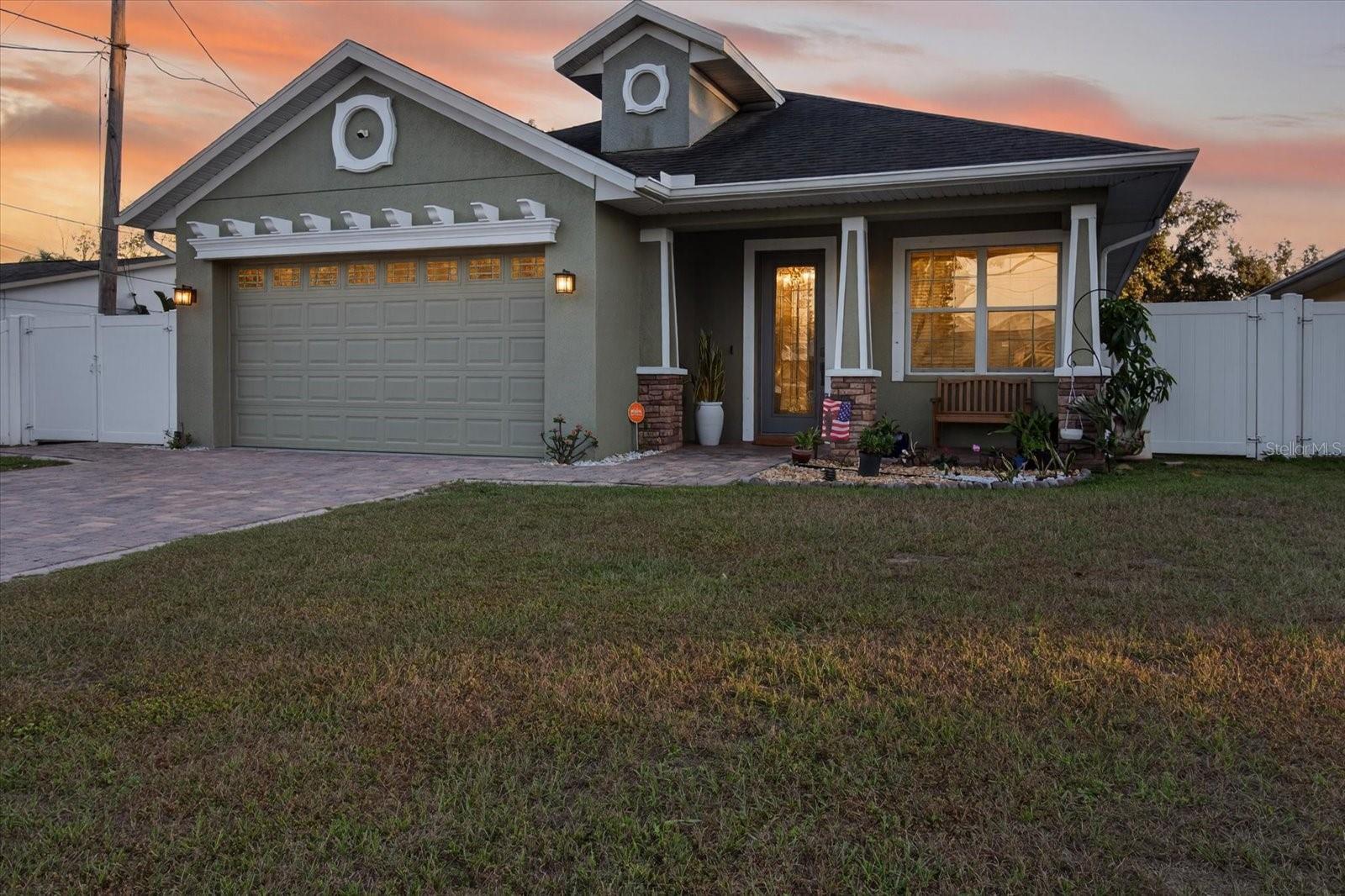 812 W COUNTRY CLUB DR, TAMPA, FL, 33612