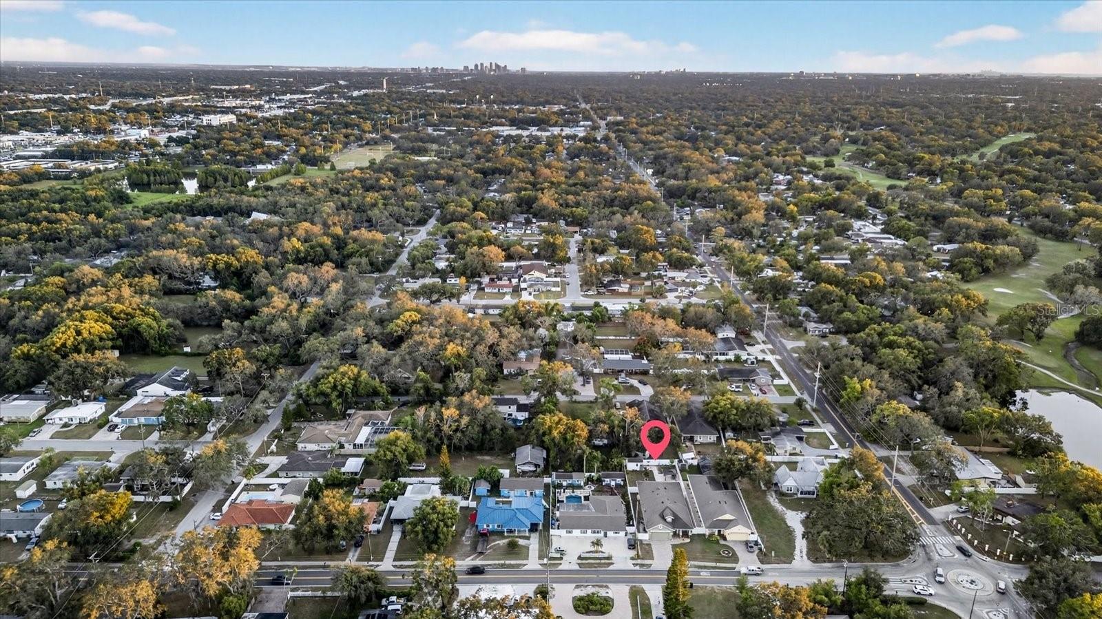 812 W COUNTRY CLUB DR, TAMPA, FL, 33612