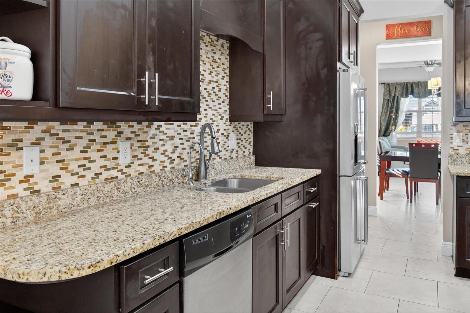 812 W COUNTRY CLUB DR, TAMPA, FL, 33612