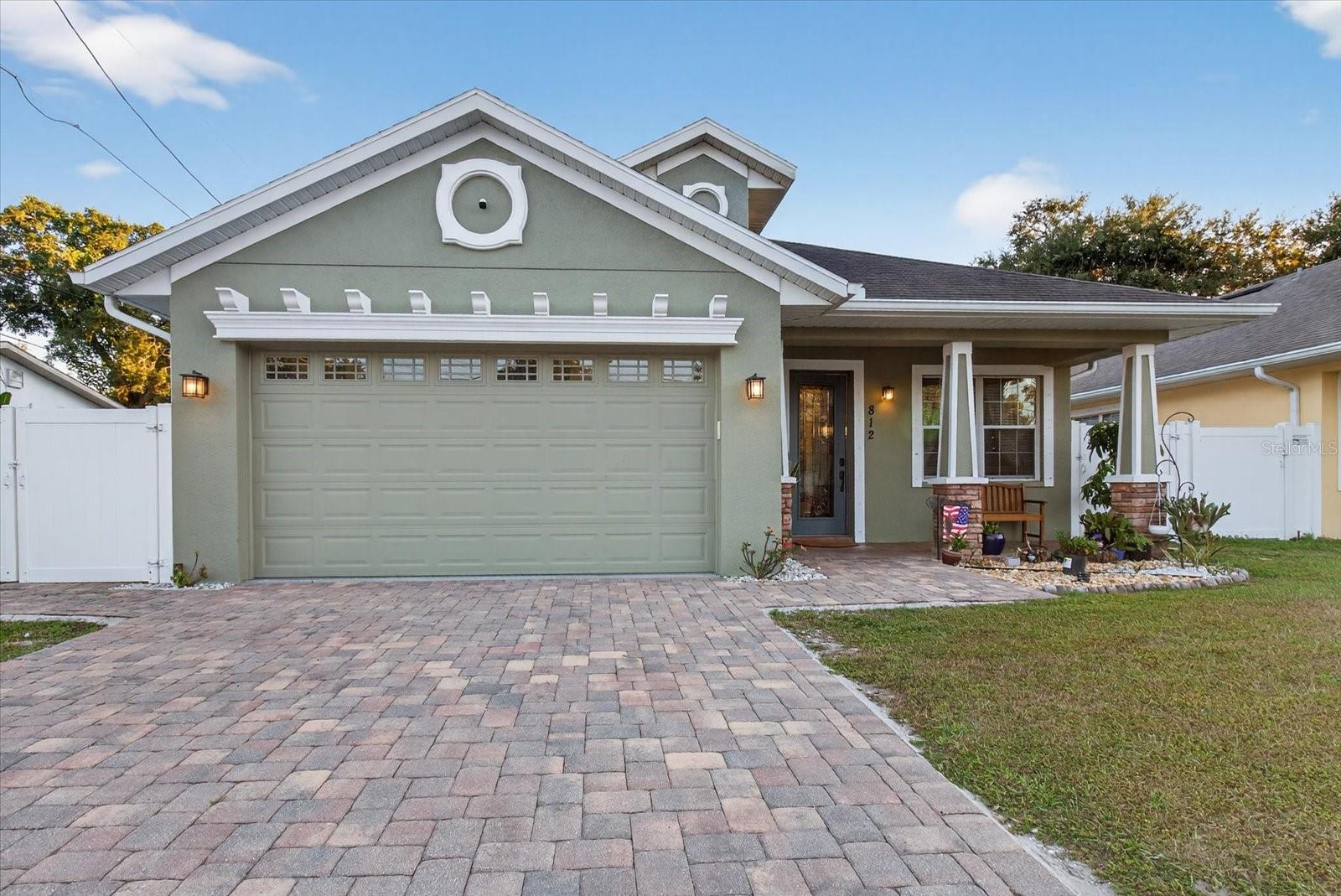 812 W COUNTRY CLUB DR, TAMPA, FL, 33612