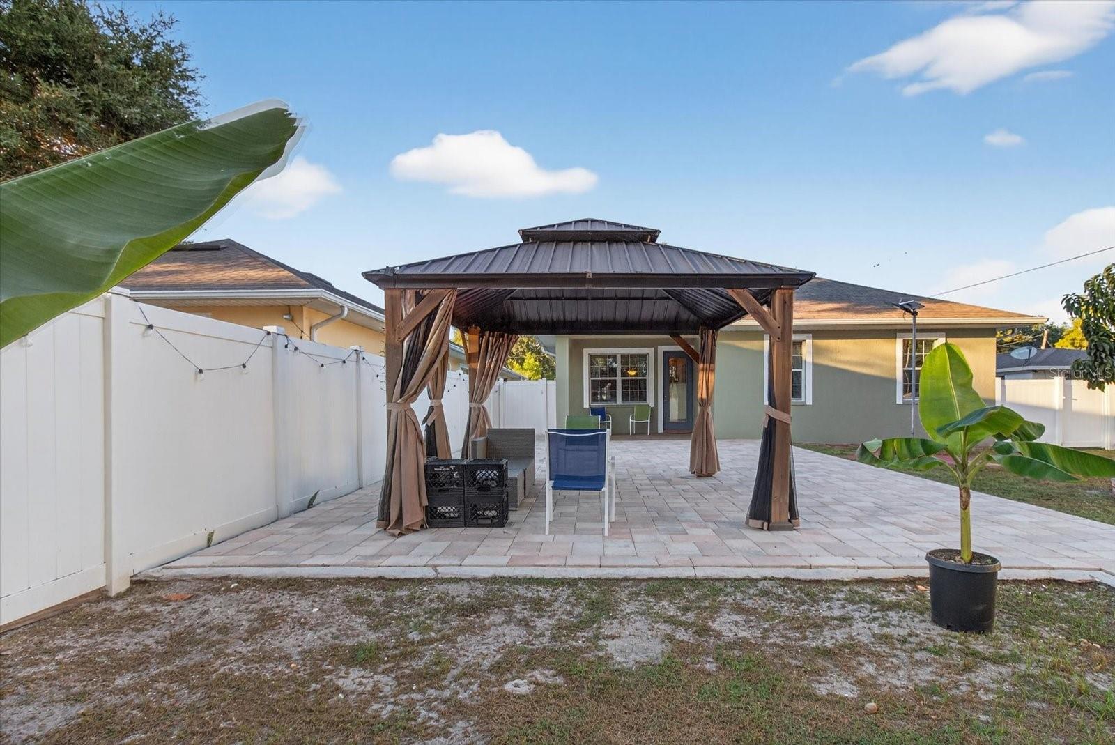 812 W COUNTRY CLUB DR, TAMPA, FL, 33612