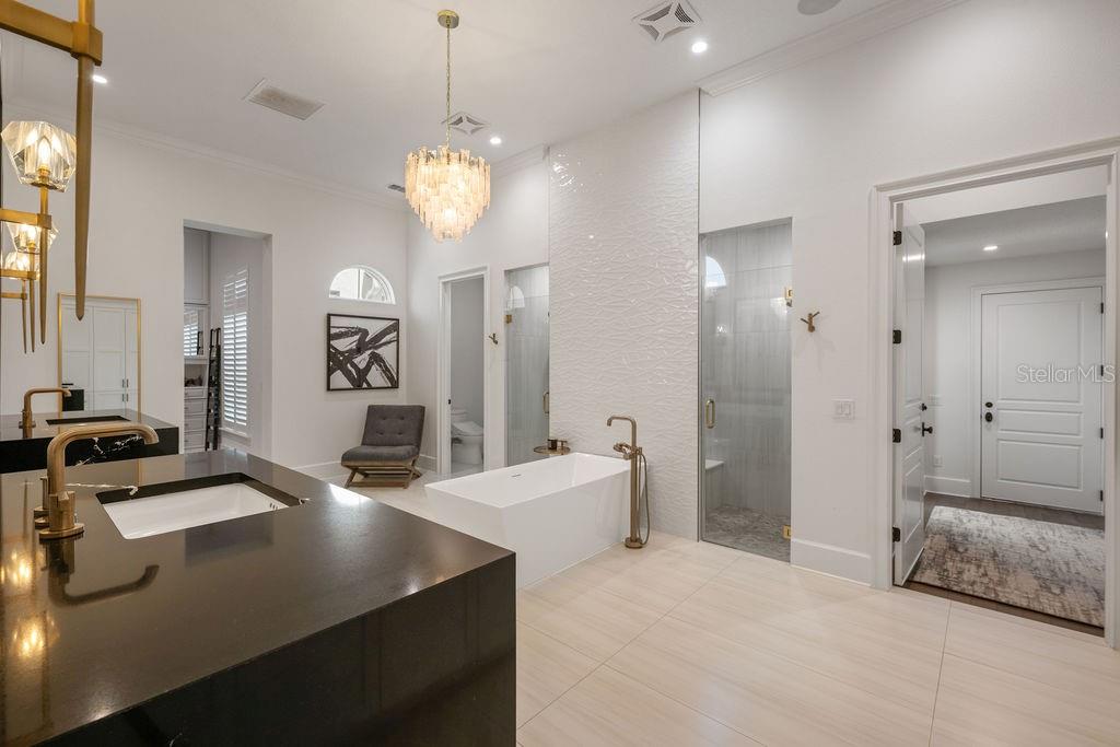 O6355029 Property Photo