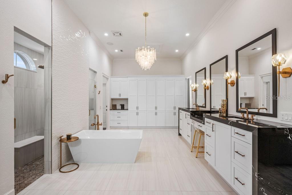 O6355029 Property Photo