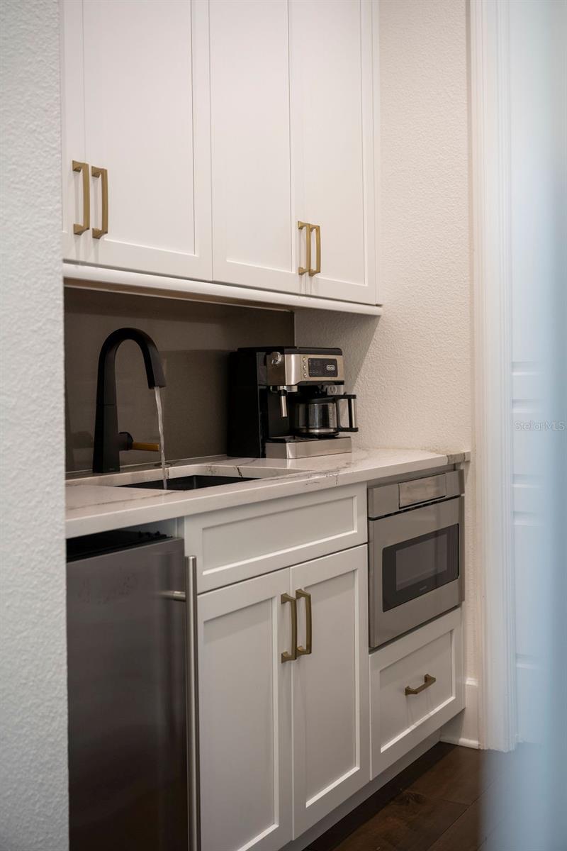 O6355029 Property Photo