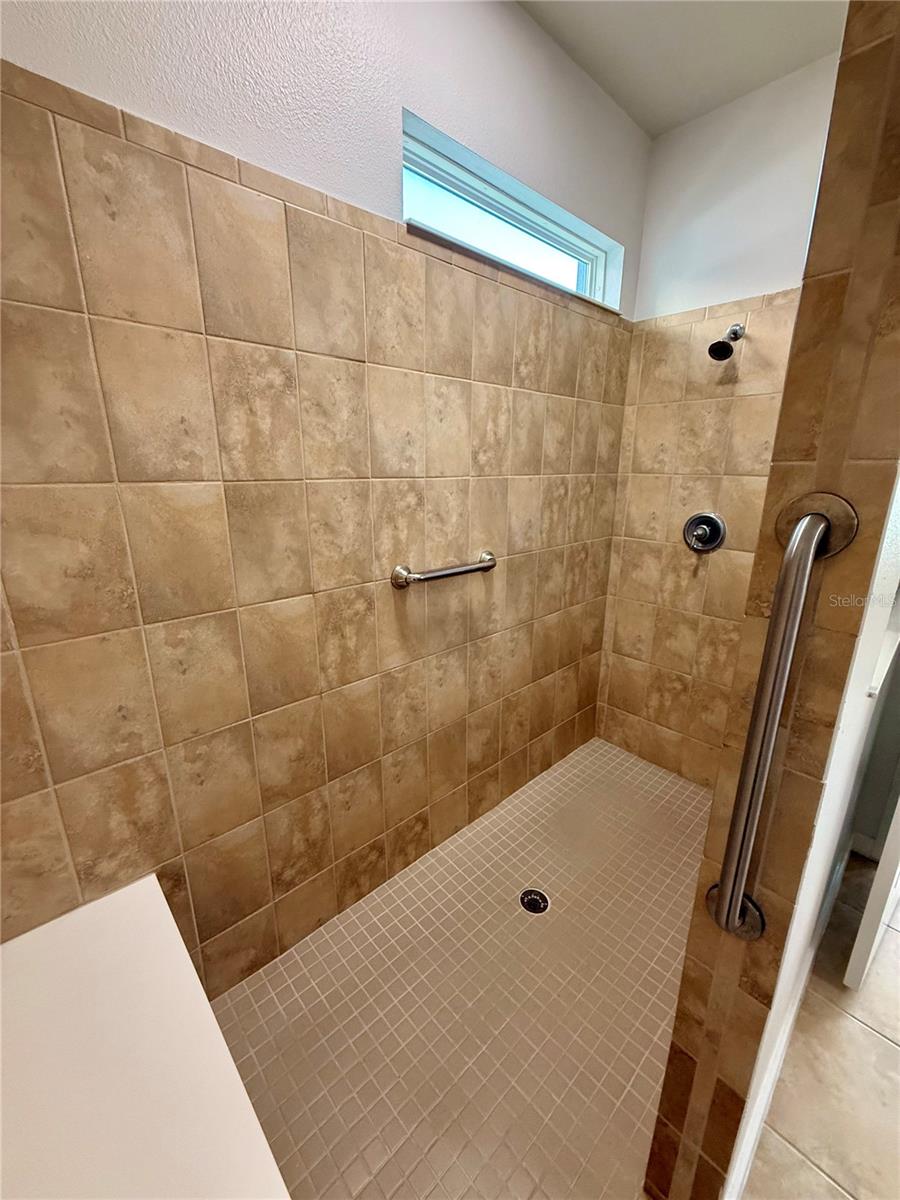 5825 WOODEN PINE DR, ORLANDO, FL, 32829