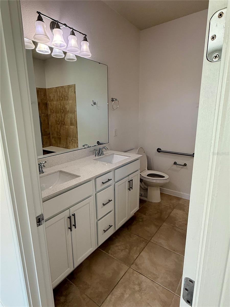 5825 WOODEN PINE DR, ORLANDO, FL, 32829