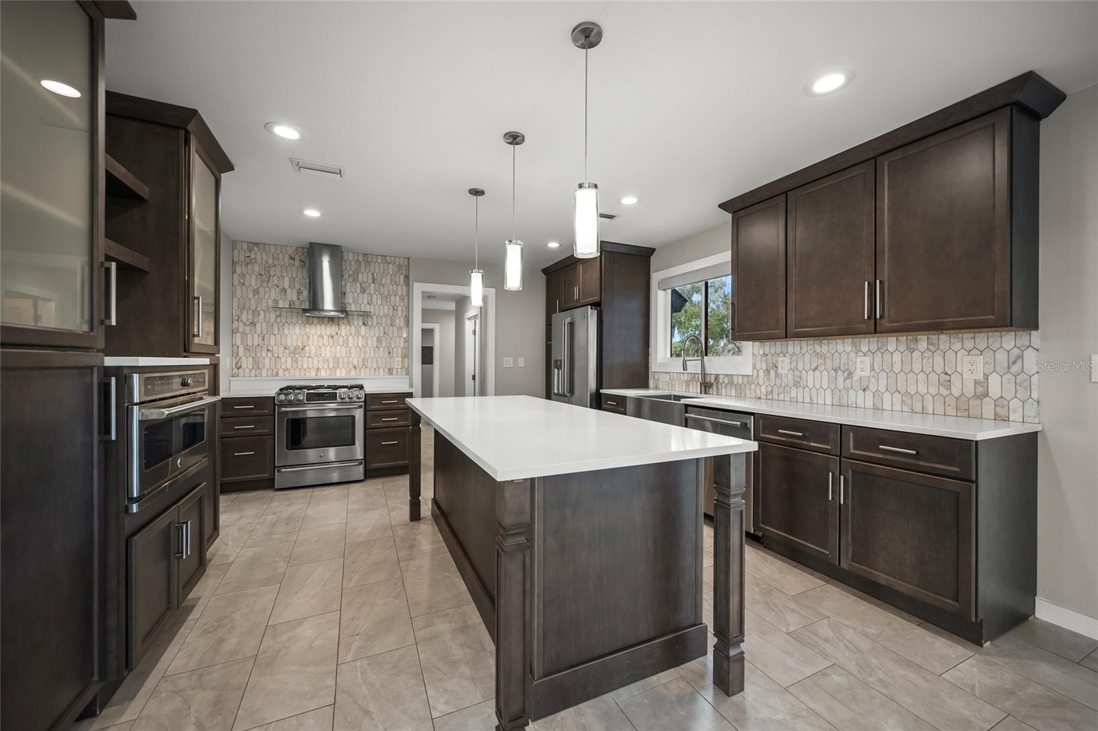 7012 SADDLE CREEK CIR, SARASOTA, FL, 34241