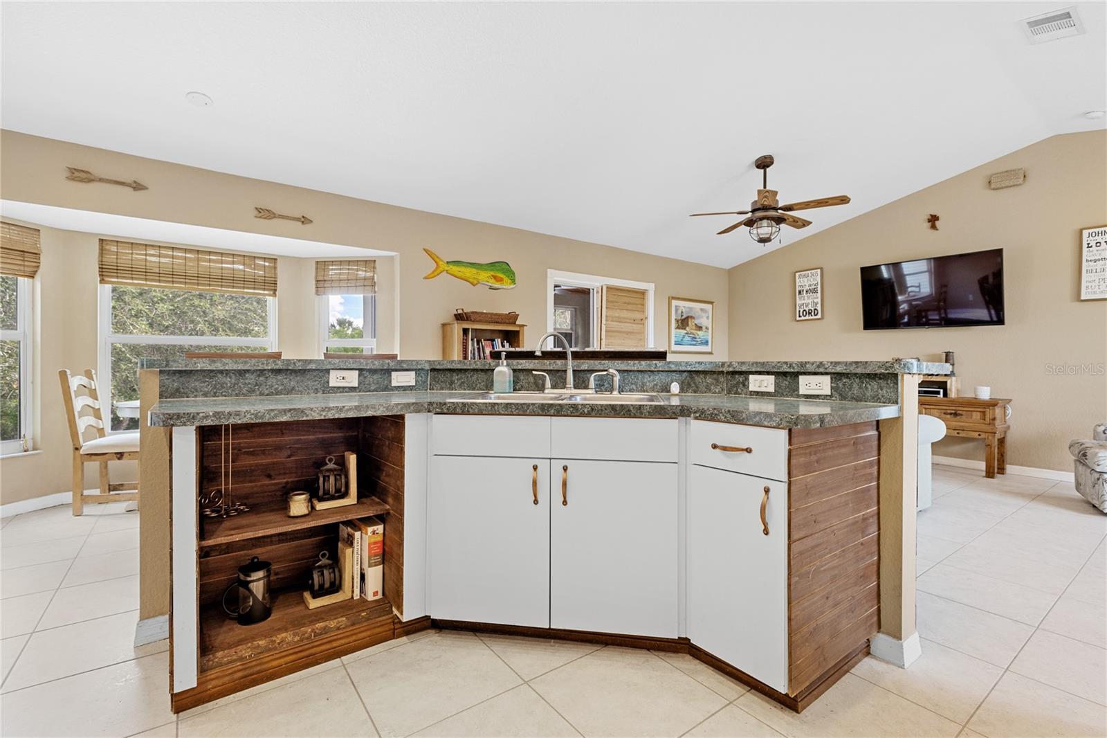 24362 YACHT CLUB BLVD, PUNTA GORDA, FL, 33955