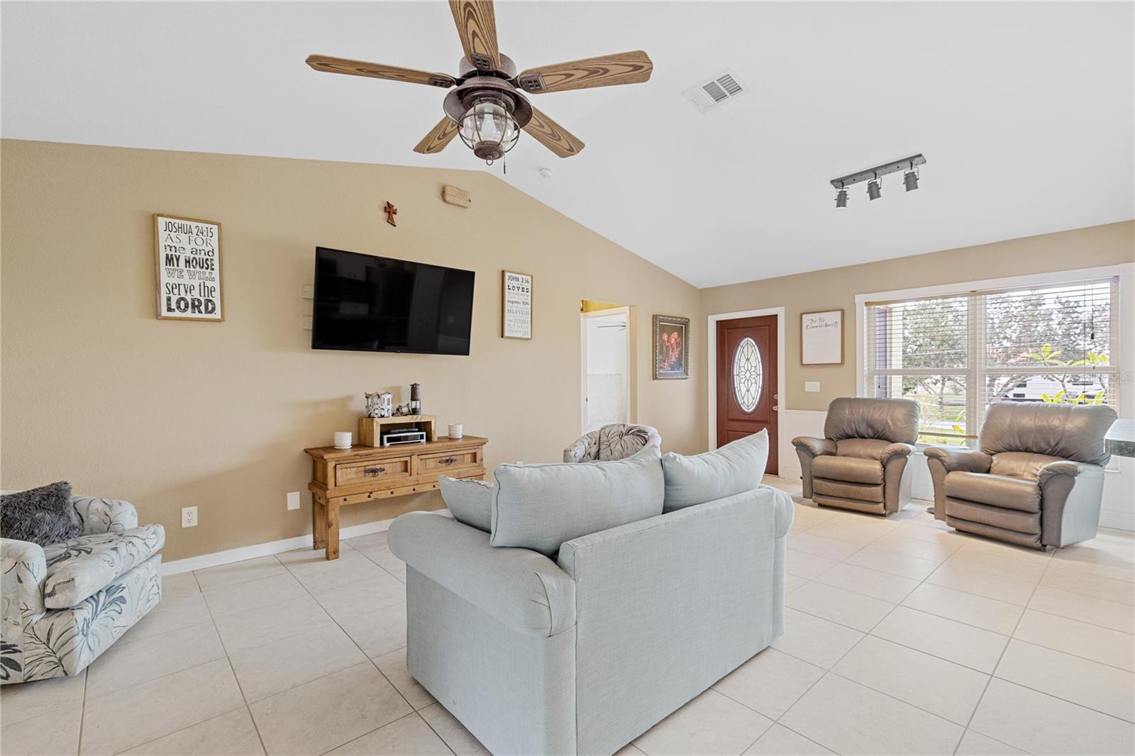24362 YACHT CLUB BLVD, PUNTA GORDA, FL, 33955