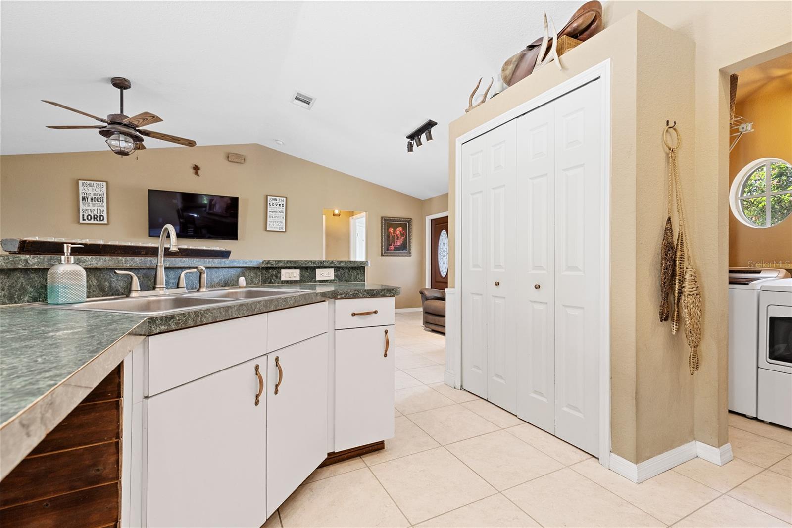 24362 YACHT CLUB BLVD, PUNTA GORDA, FL, 33955