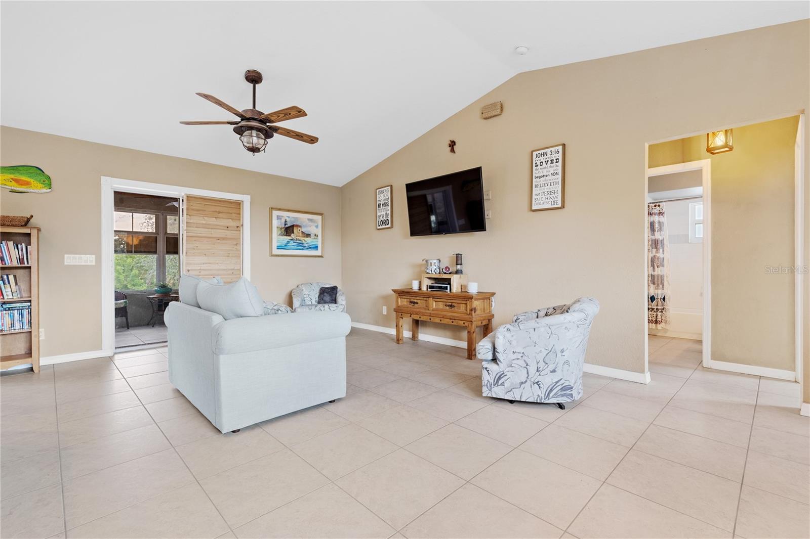 24362 YACHT CLUB BLVD, PUNTA GORDA, FL, 33955