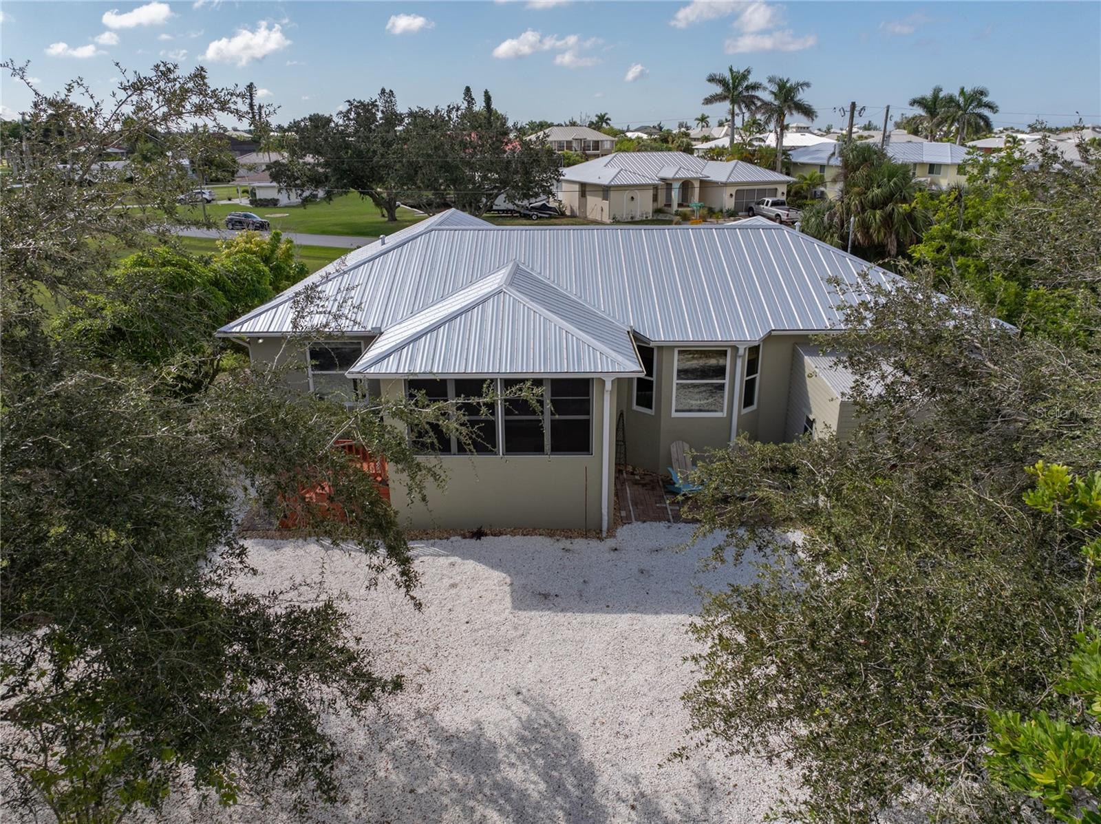 24362 YACHT CLUB BLVD, PUNTA GORDA, FL, 33955