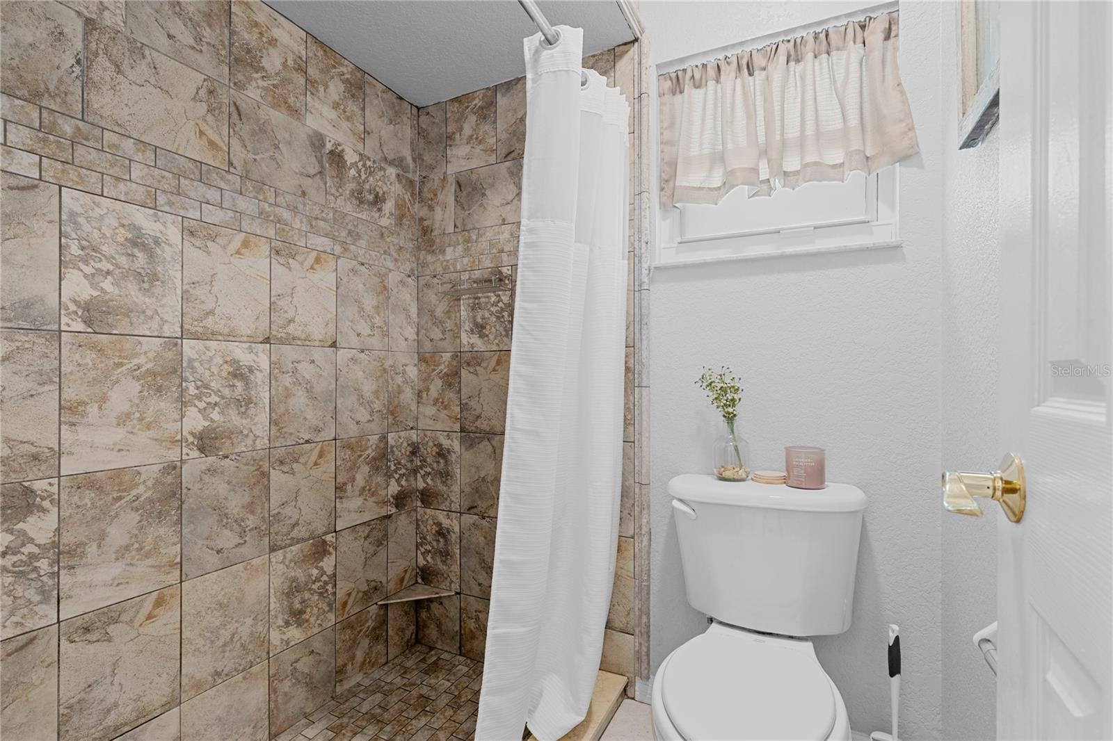 24362 YACHT CLUB BLVD, PUNTA GORDA, FL, 33955