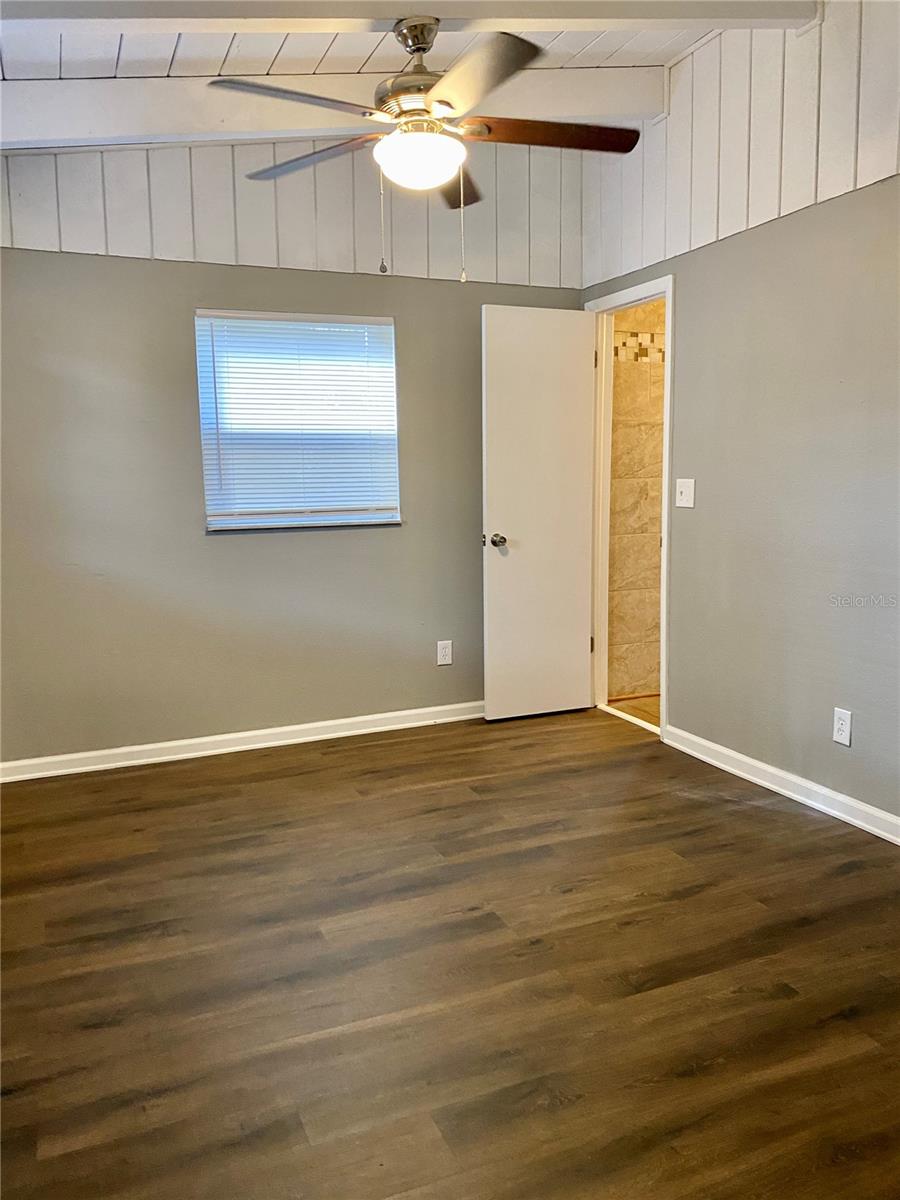 913 E 123RD AVE, TAMPA, FL, 33612