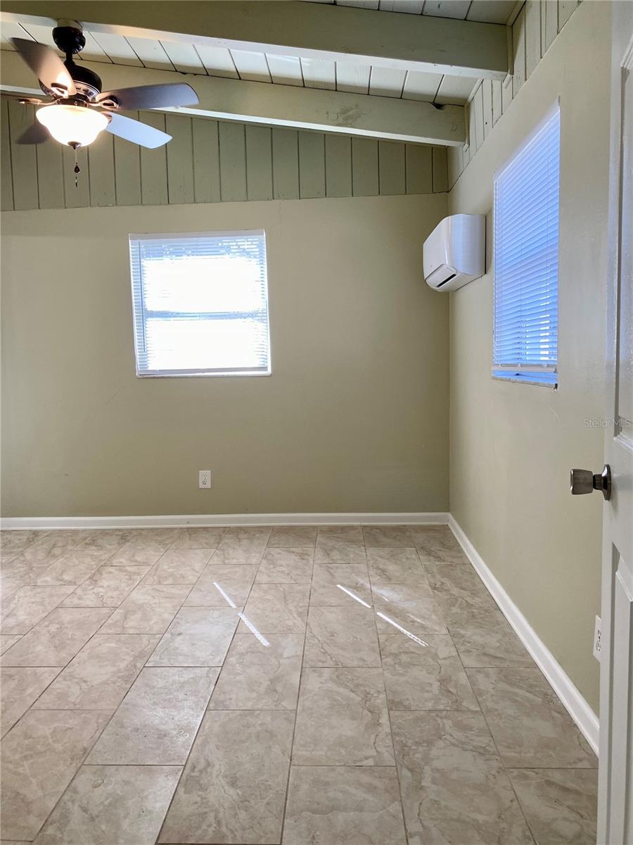 913 E 123RD AVE, TAMPA, FL, 33612