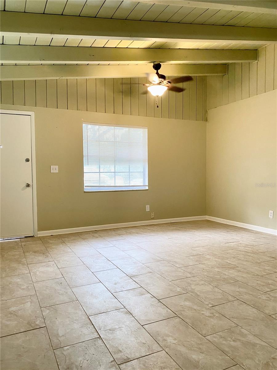 913 E 123RD AVE, TAMPA, FL, 33612