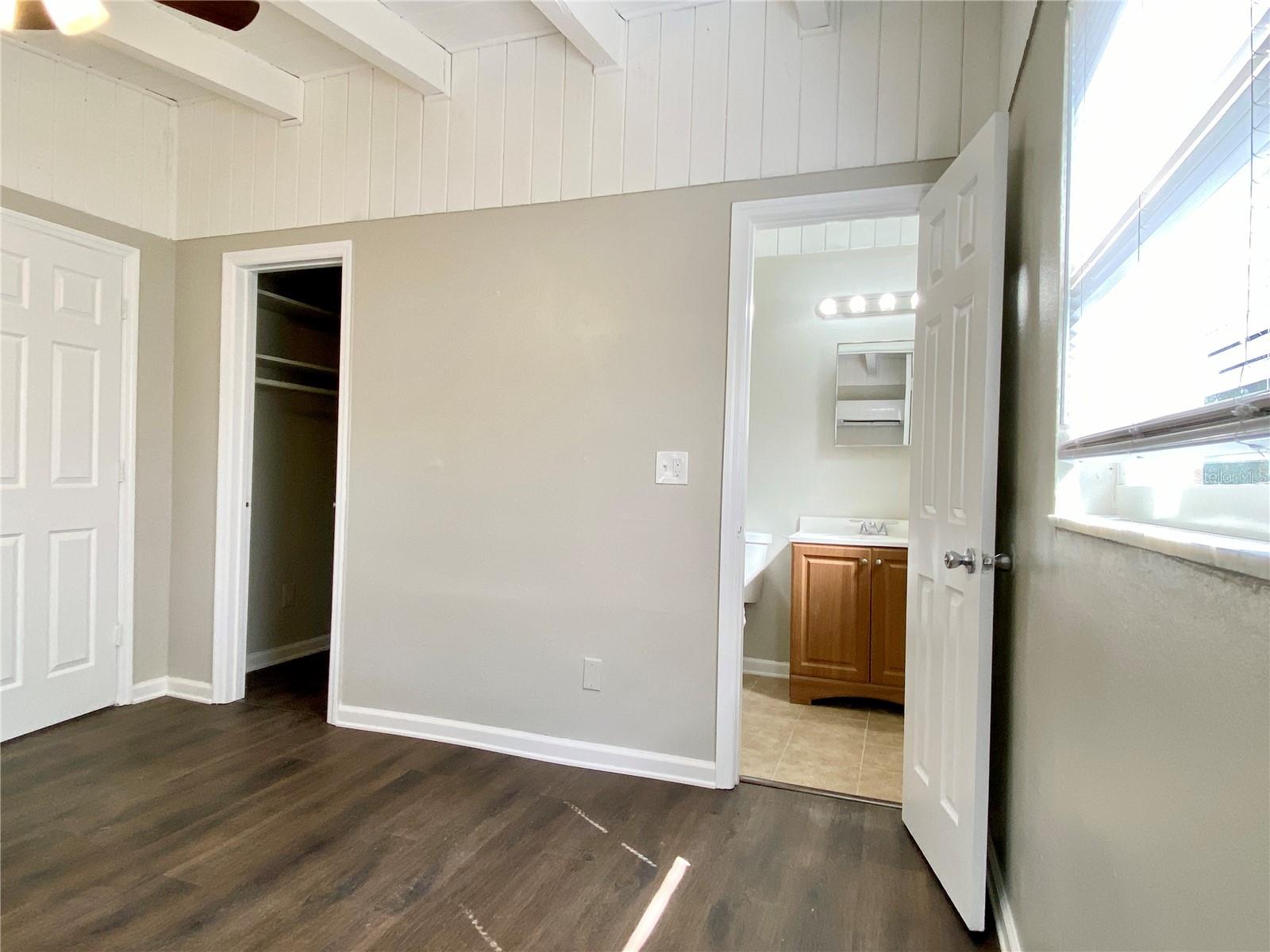 913 E 123RD AVE, TAMPA, FL, 33612