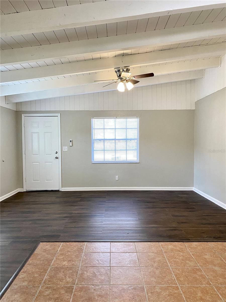 913 E 123RD AVE, TAMPA, FL, 33612