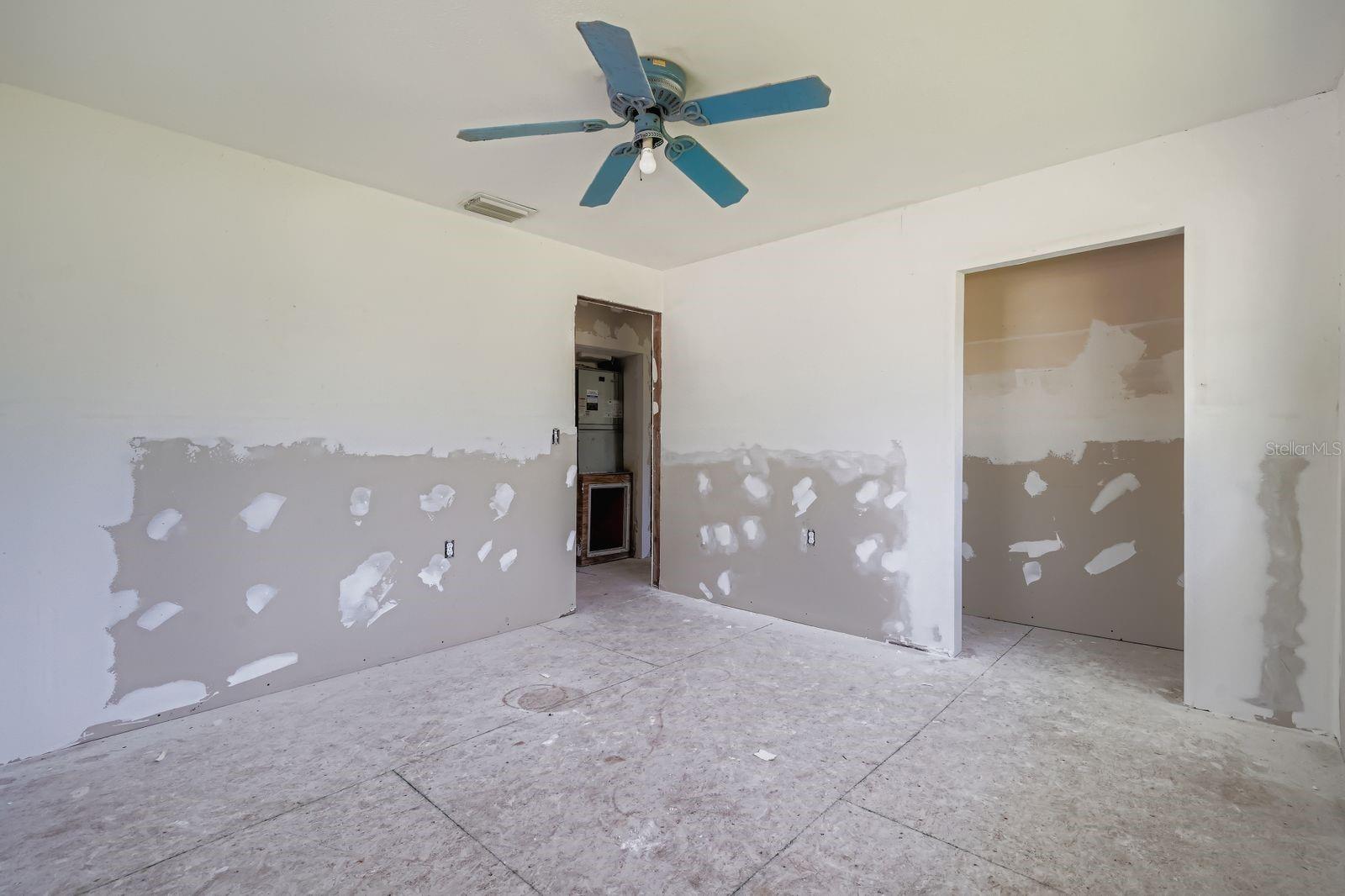 421 SHORE DR E, OLDSMAR, FL, 34677