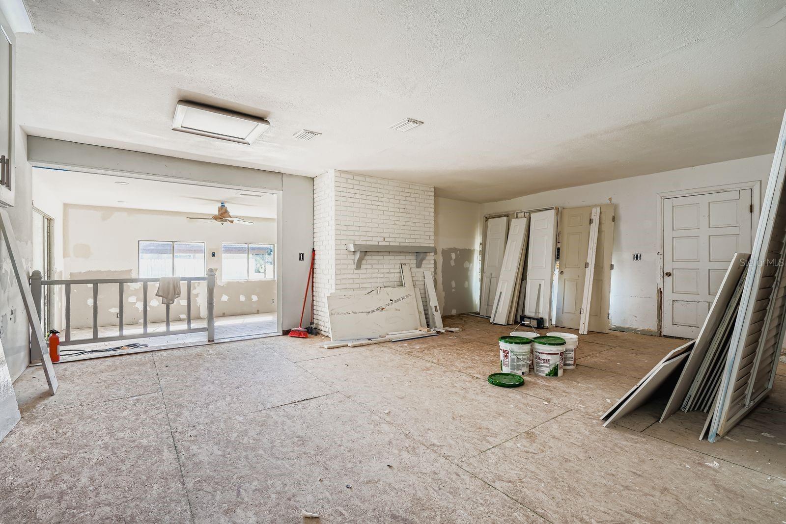 421 SHORE DR E, OLDSMAR, FL, 34677