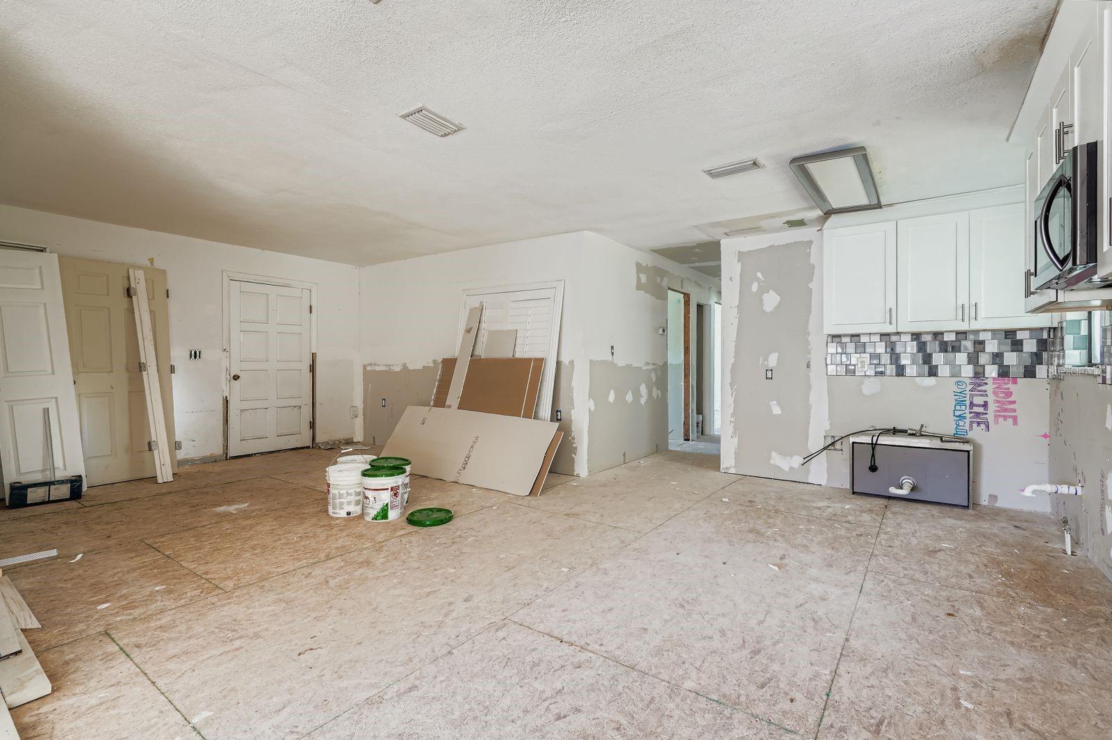 421 SHORE DR E, OLDSMAR, FL, 34677