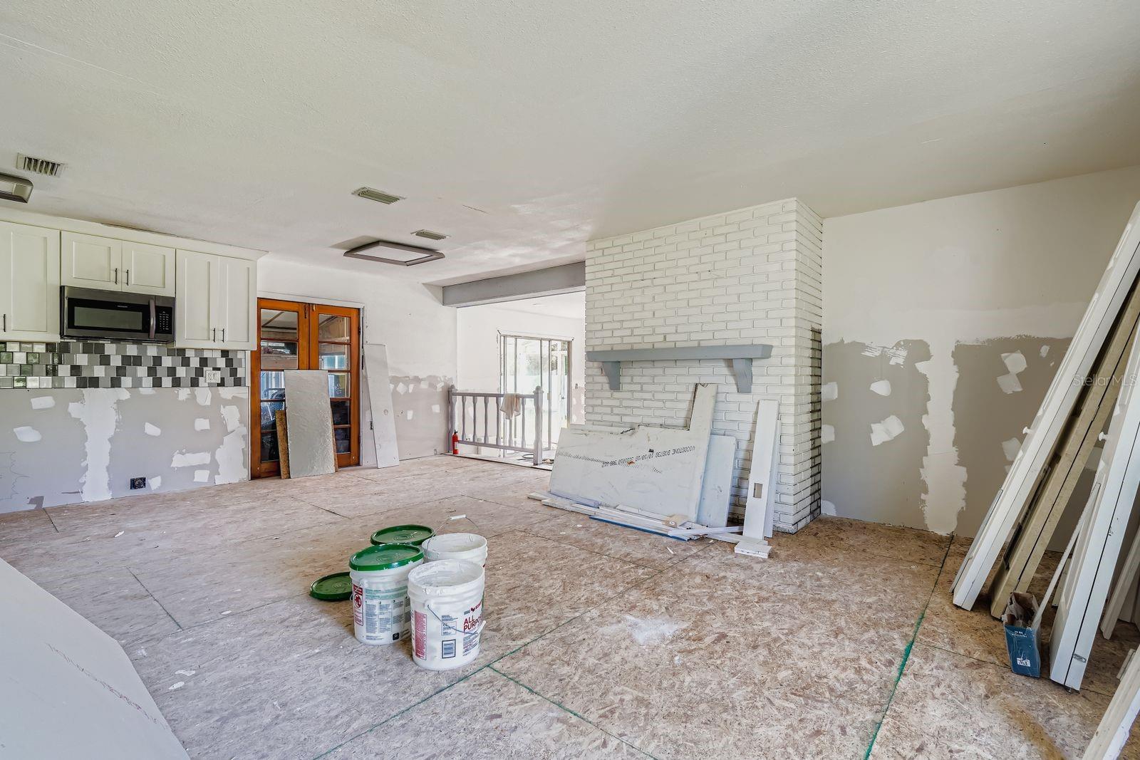 421 SHORE DR E, OLDSMAR, FL, 34677