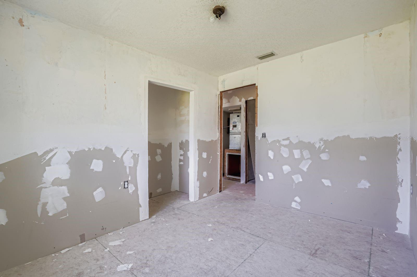 421 SHORE DR E, OLDSMAR, FL, 34677