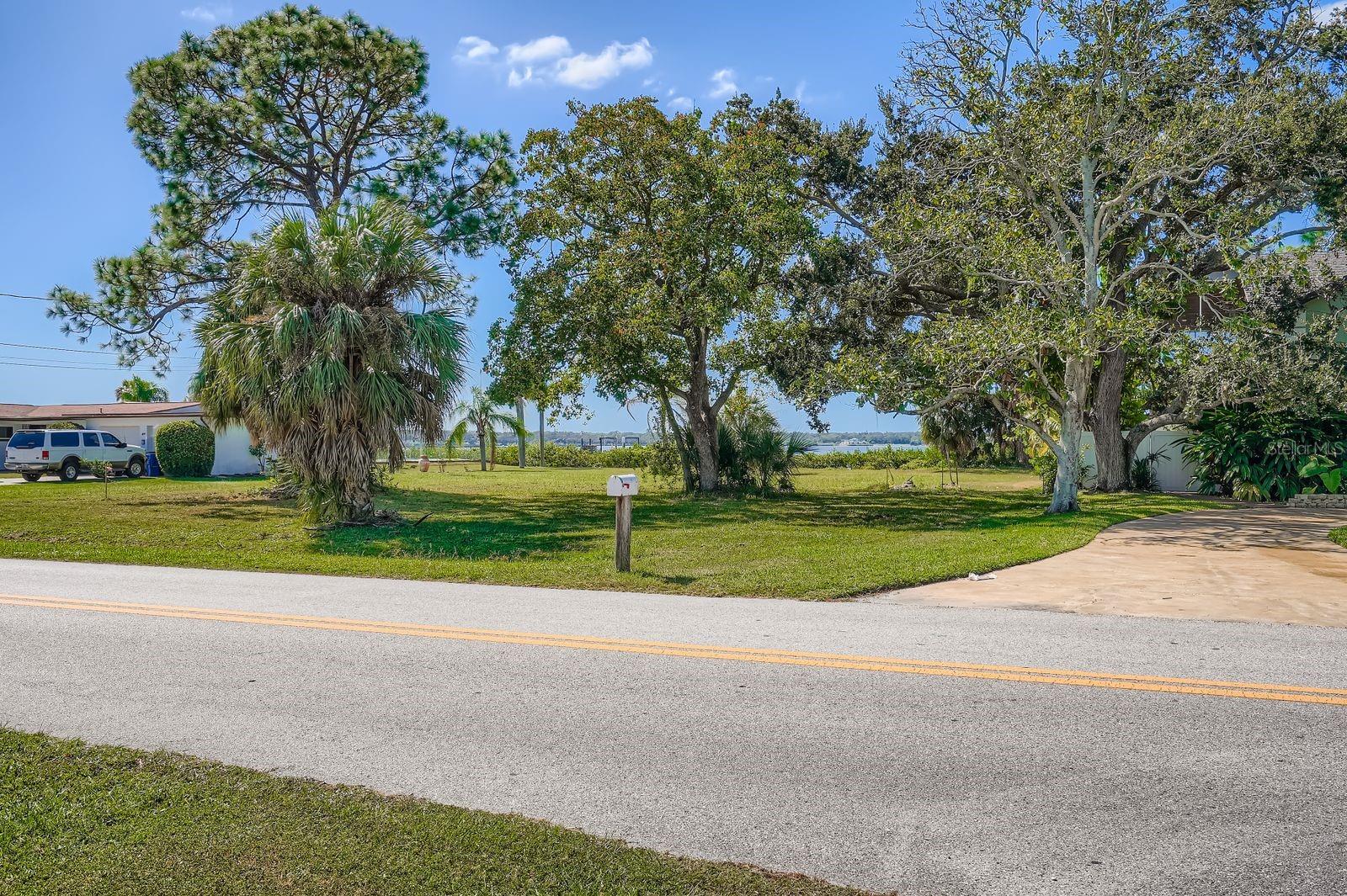 421 SHORE DR E, OLDSMAR, FL, 34677