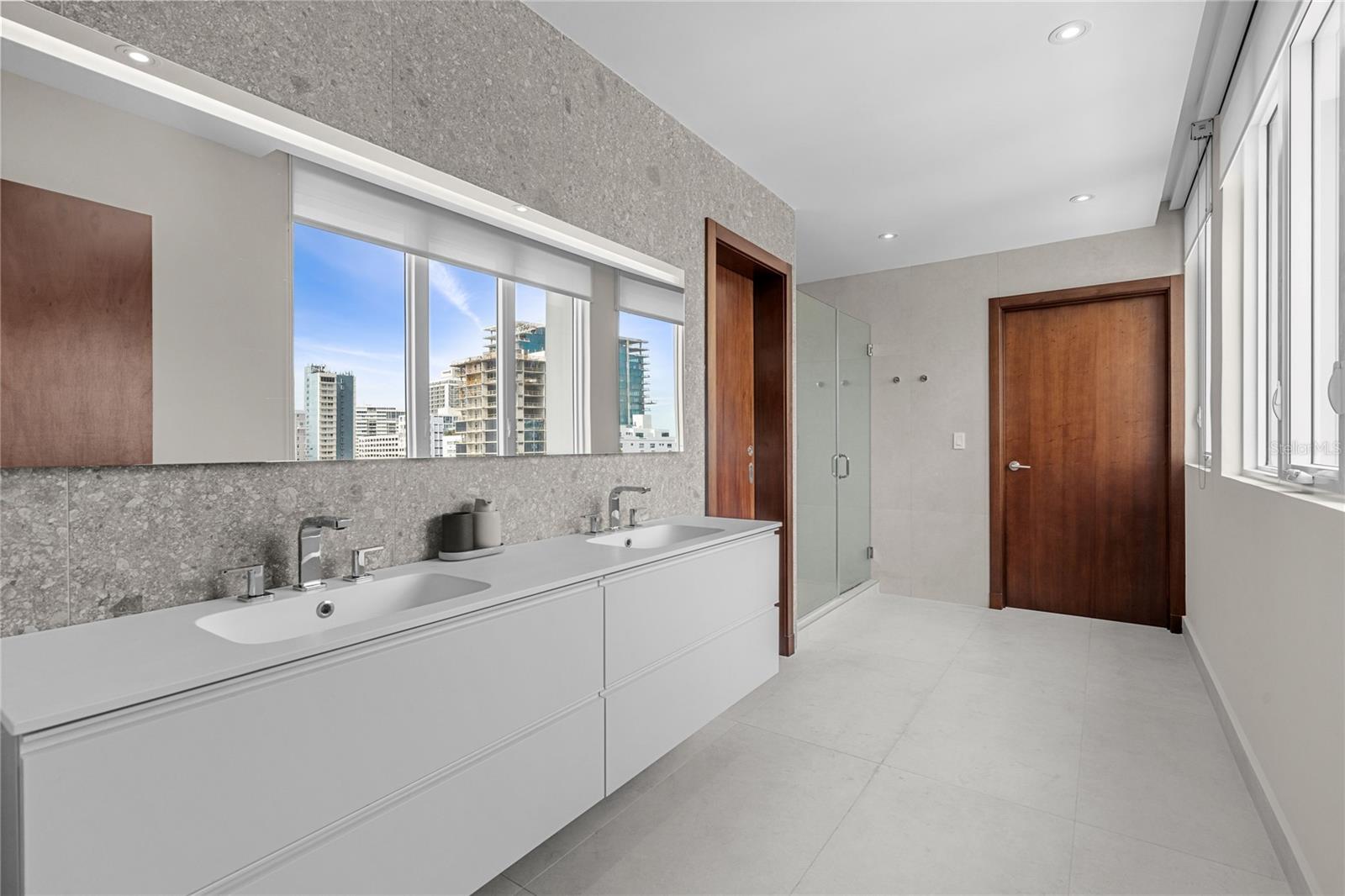 PR9116907 Property Photo