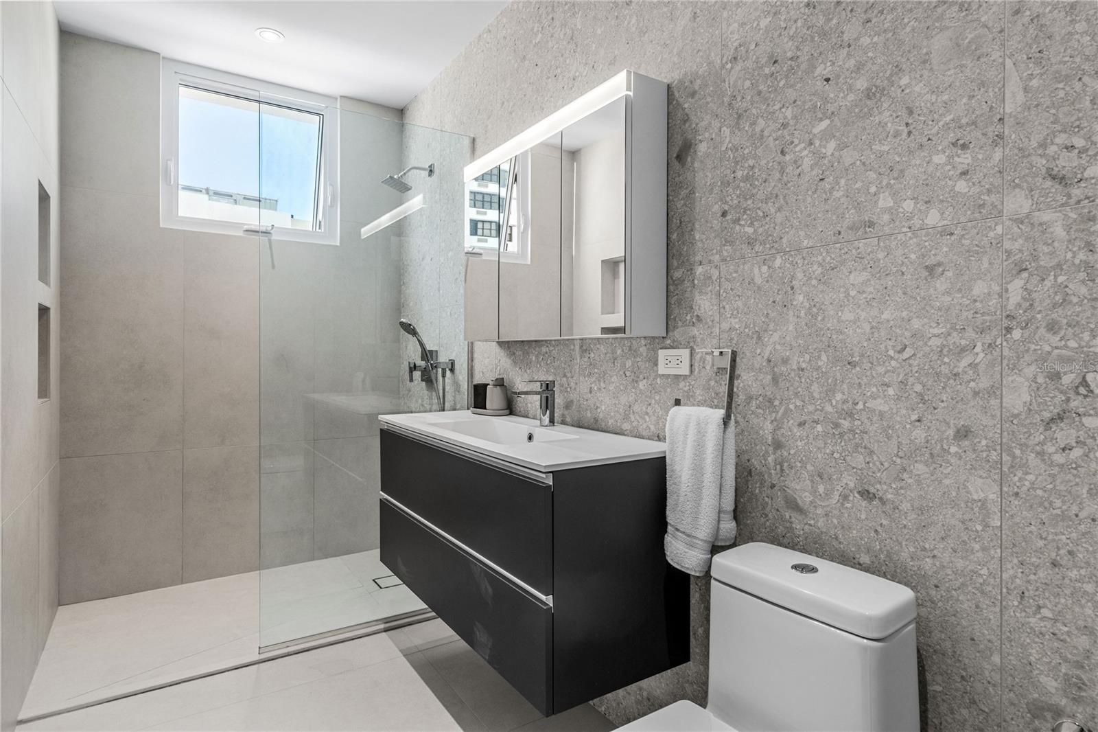 PR9116907 Property Photo