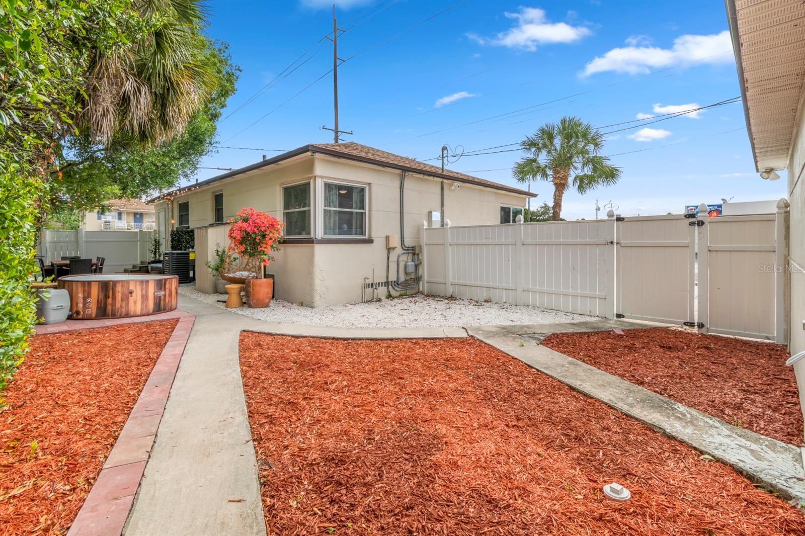 2402 W CYPRESS ST, TAMPA, FL, 33609