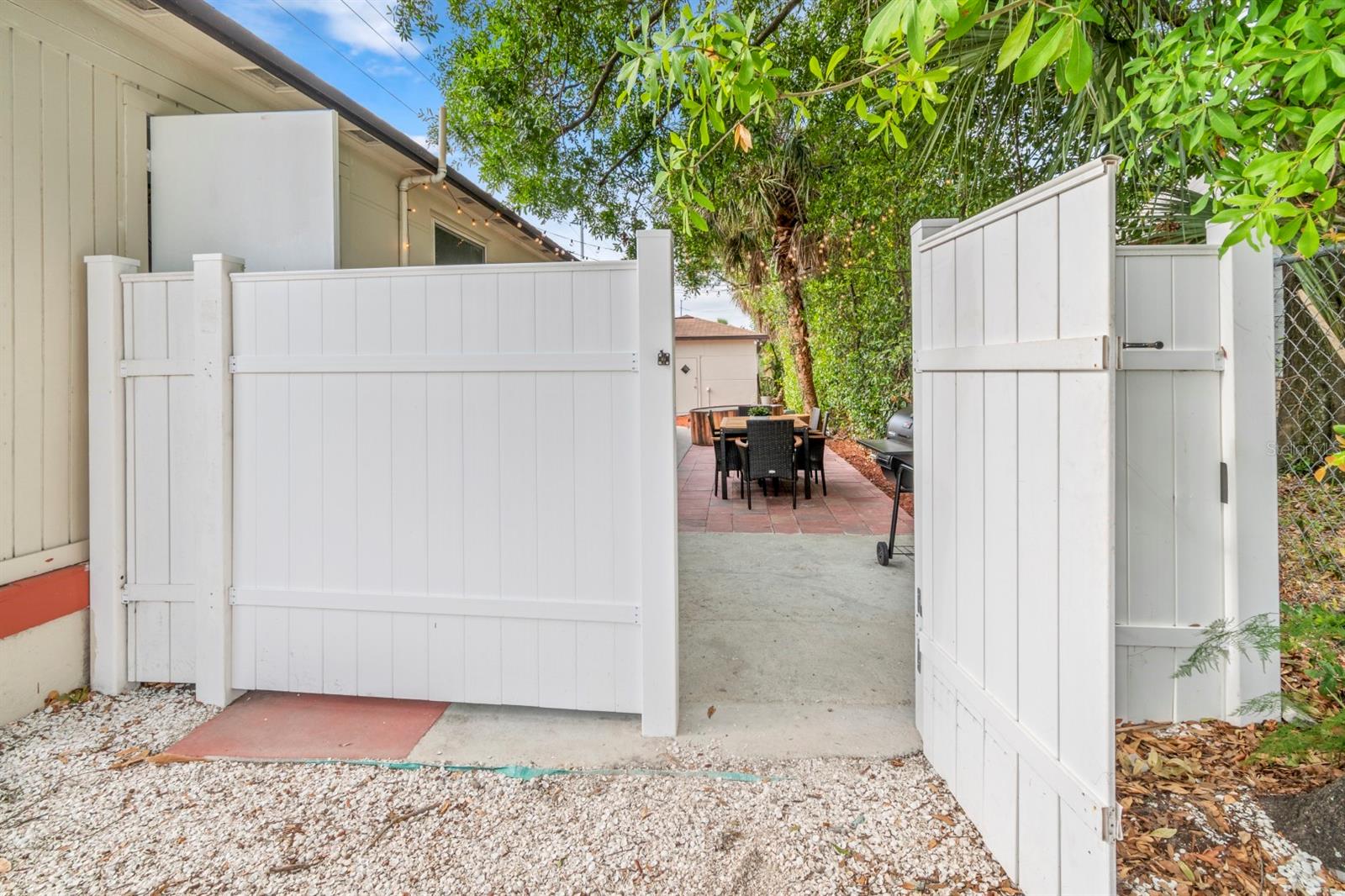 2402 W CYPRESS ST, TAMPA, FL, 33609