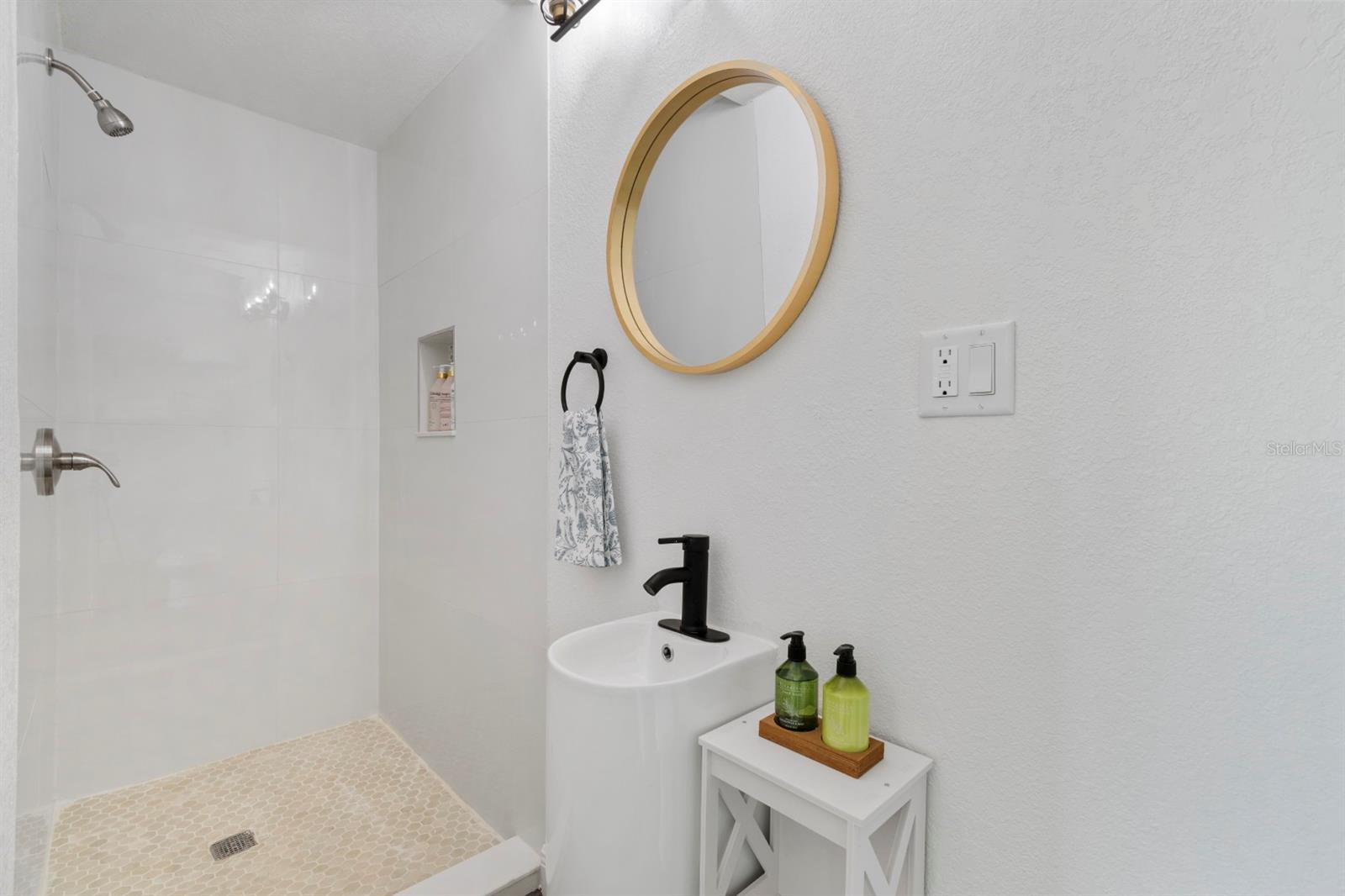 2402 W CYPRESS ST, TAMPA, FL, 33609