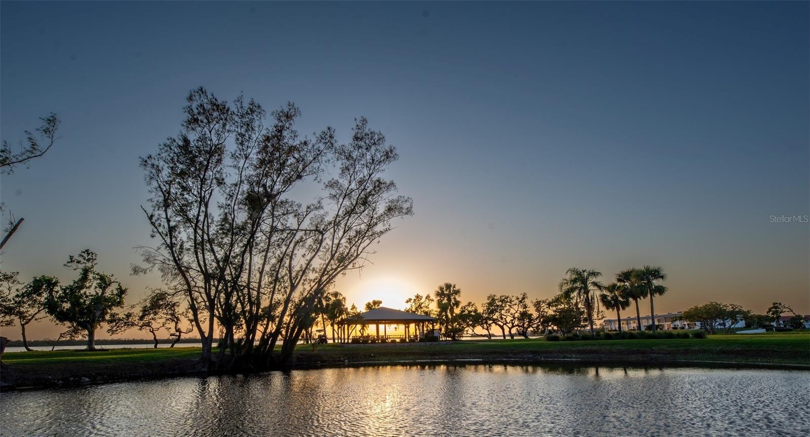 9512 COLONIAL DR, BRADENTON, FL, 34210